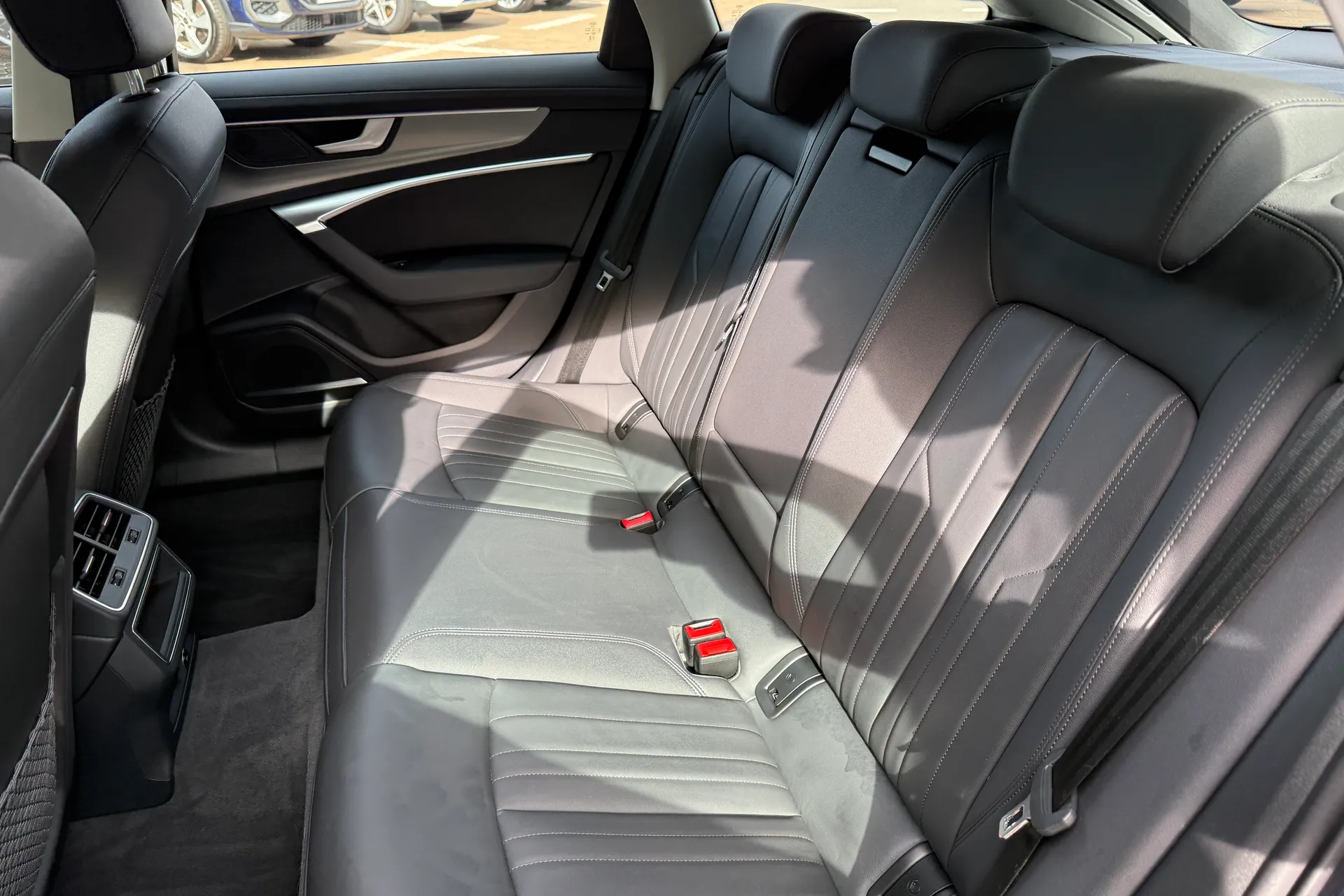 Audi A6 thumbnail image number 35