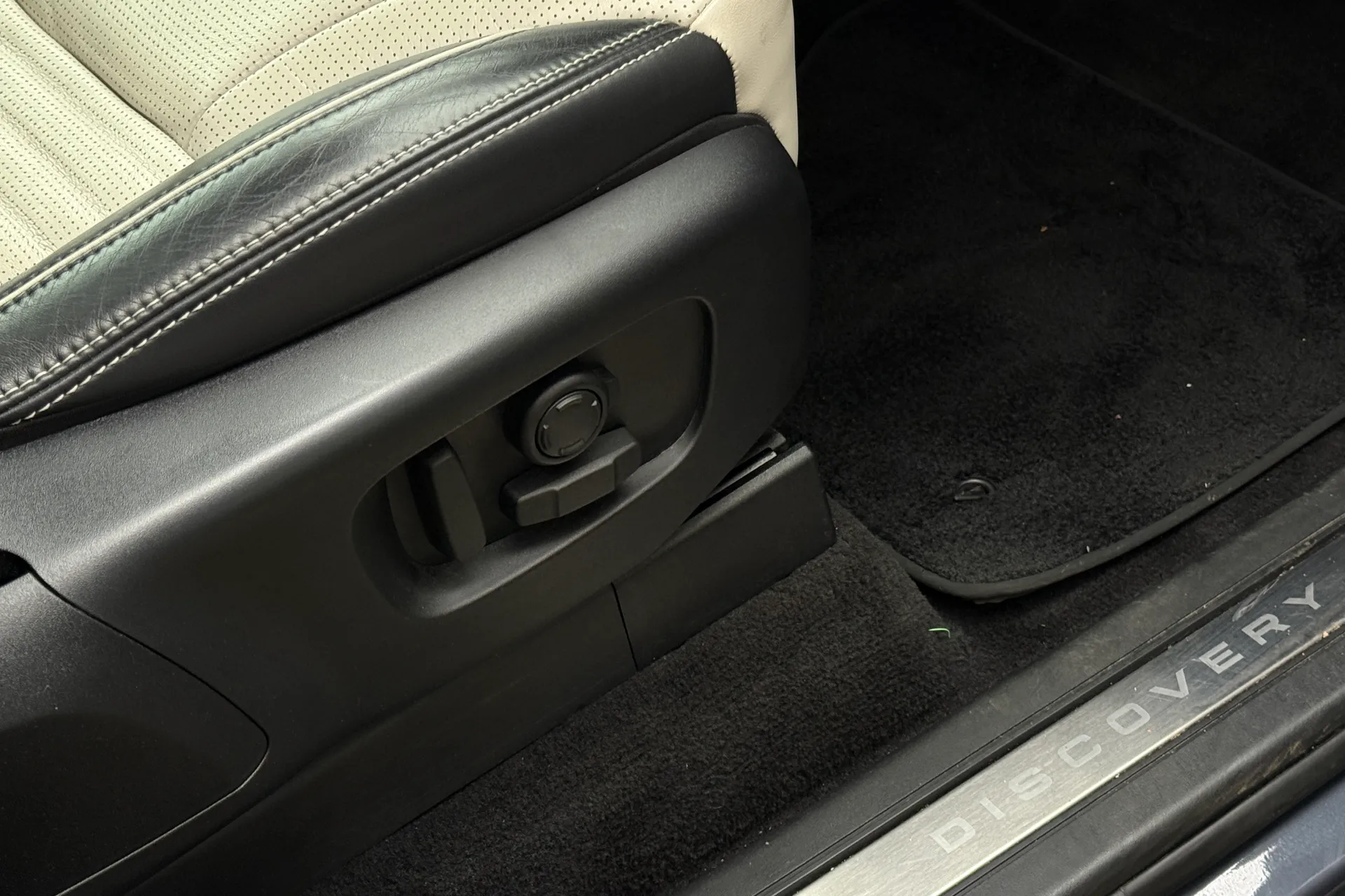 LAND ROVER DISCOVERY thumbnail image number 39