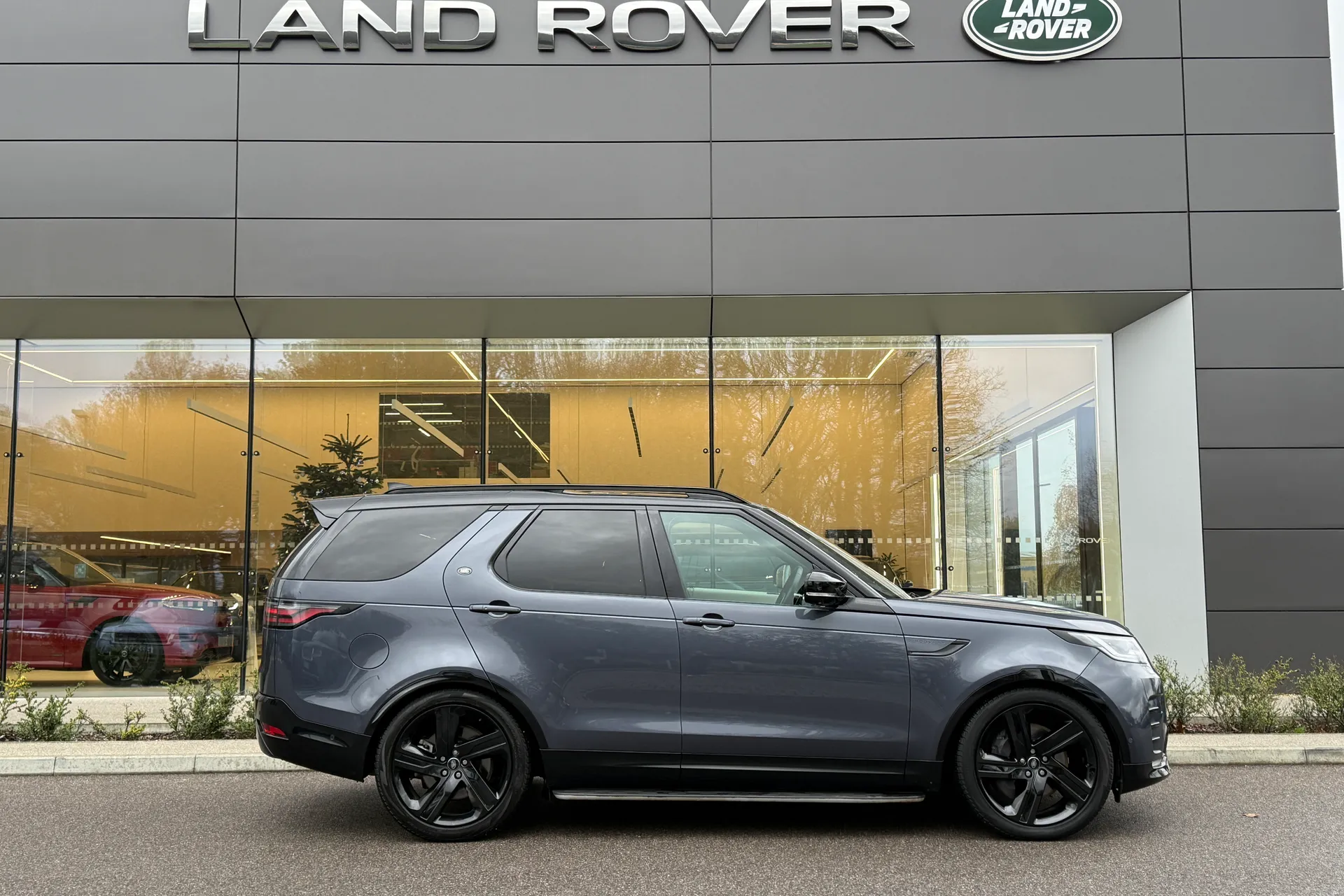 LAND ROVER DISCOVERY thumbnail image number 2