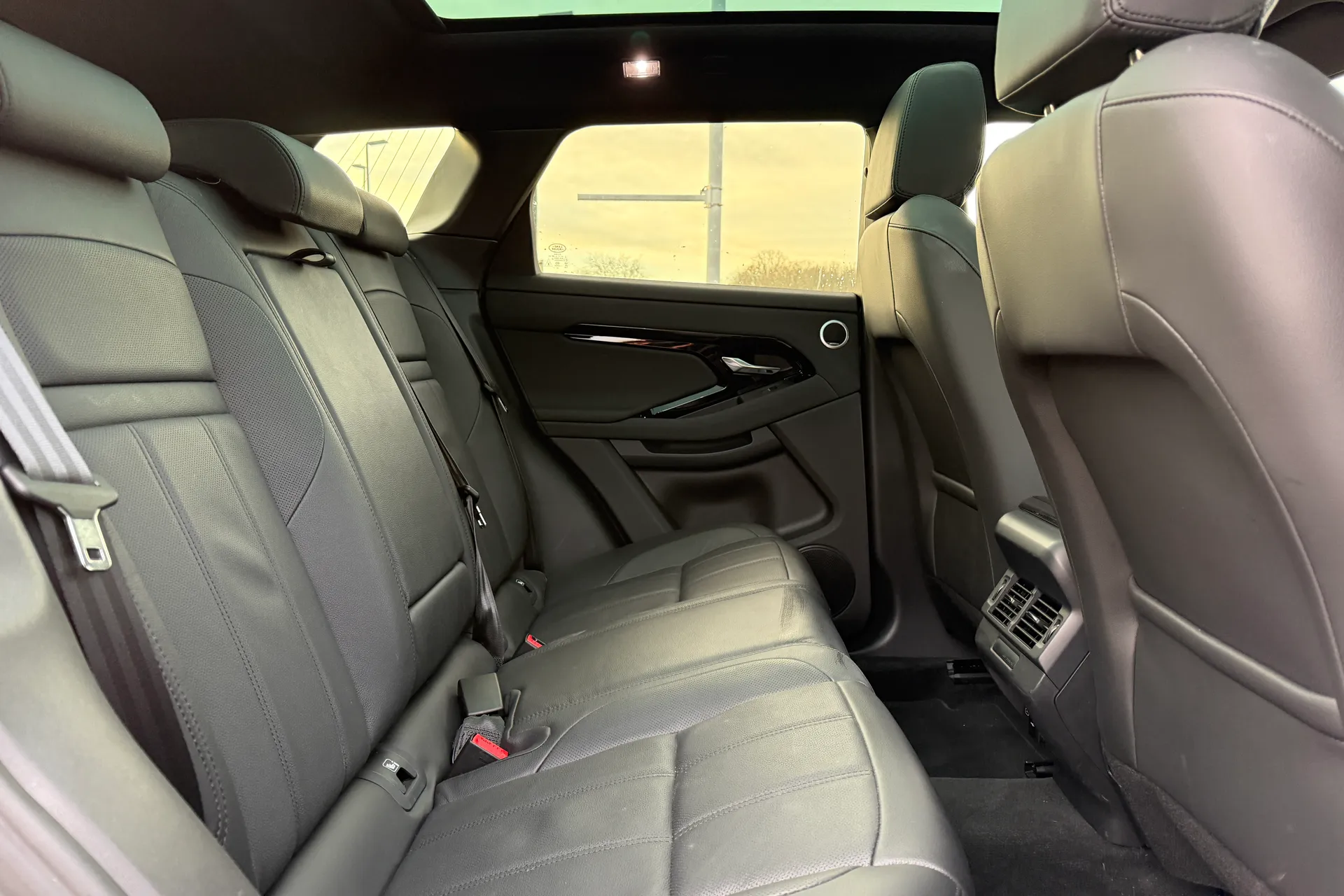 LAND ROVER RANGE ROVER EVOQUE thumbnail image number 34