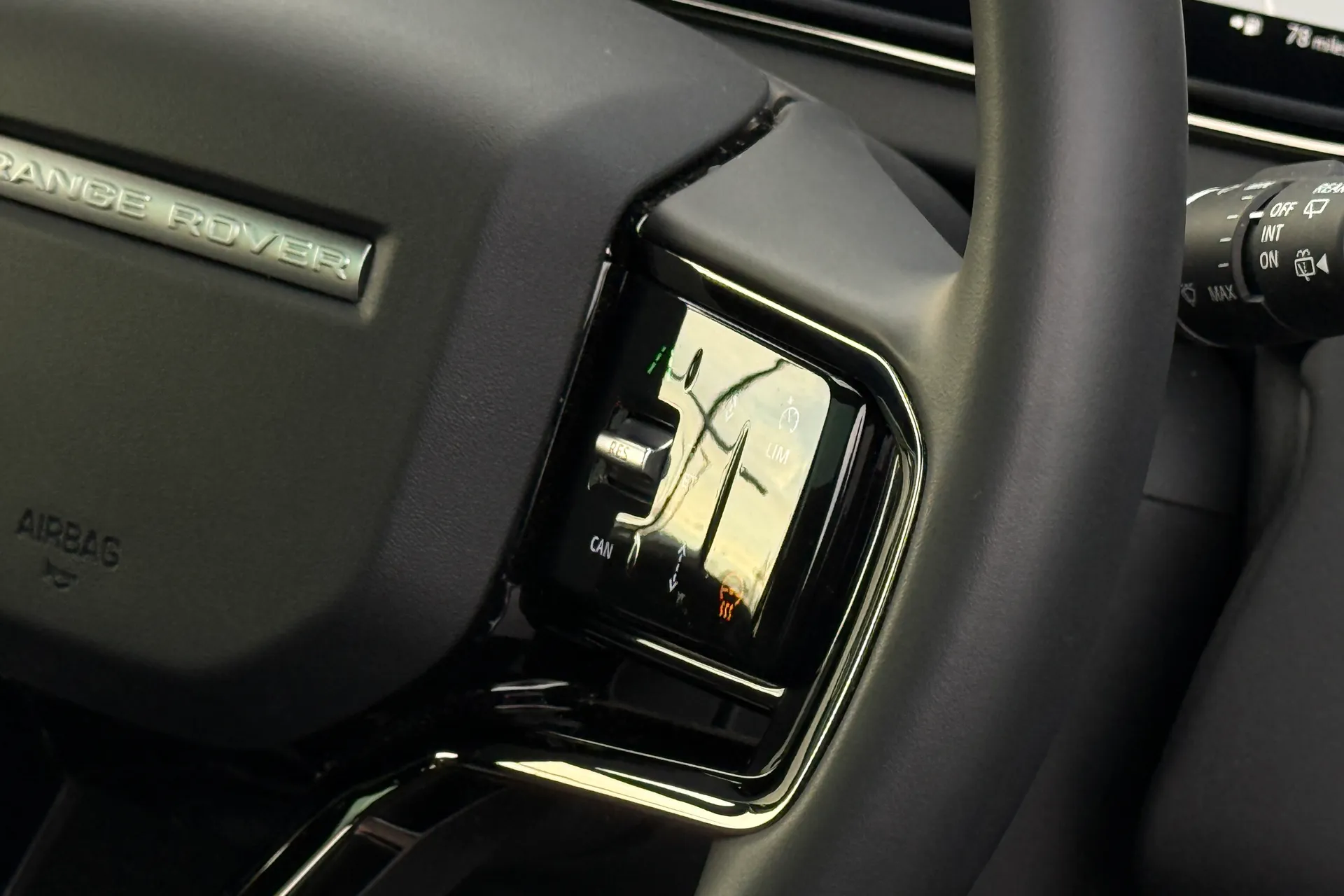 LAND ROVER RANGE ROVER EVOQUE thumbnail image number 44