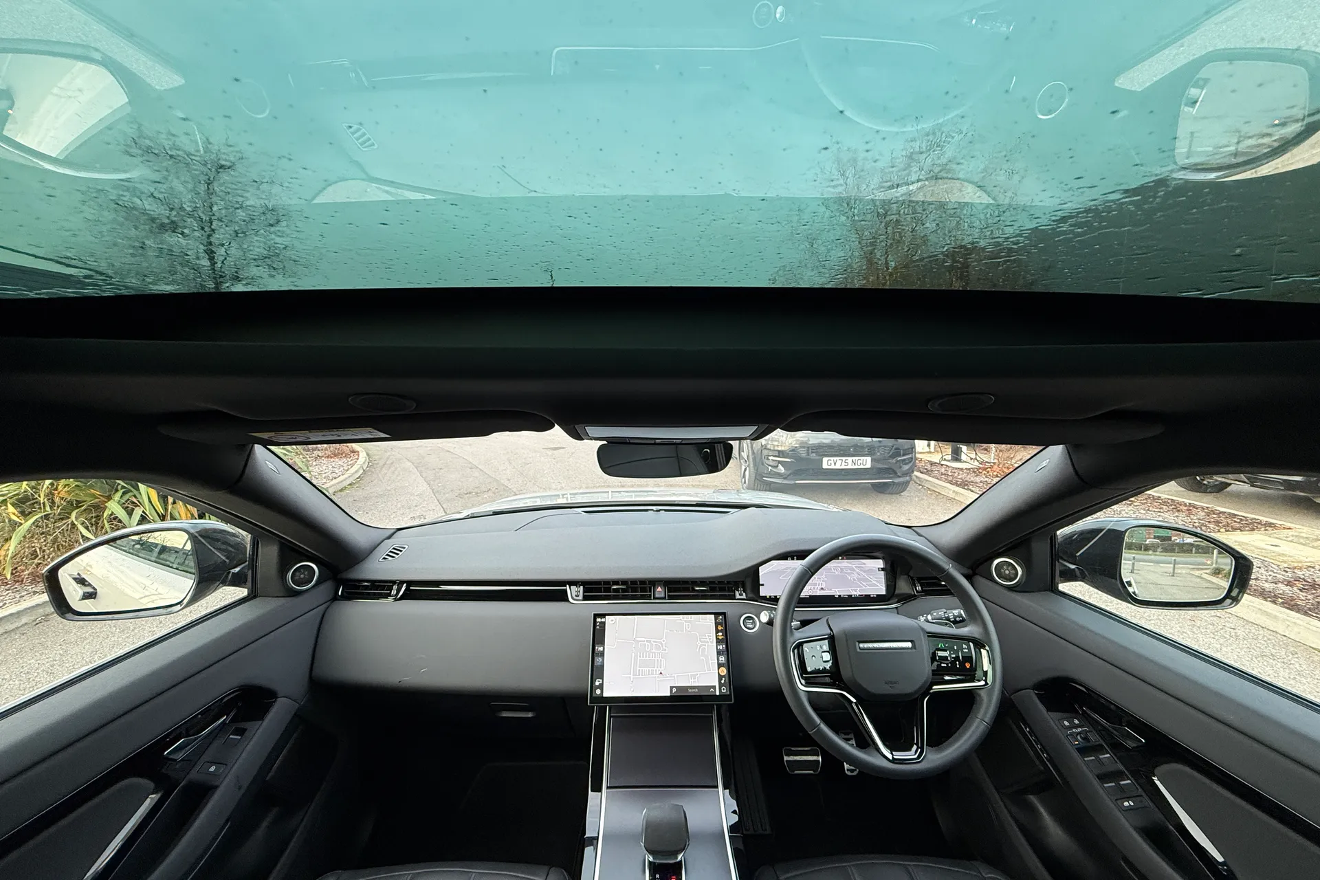 LAND ROVER RANGE ROVER EVOQUE thumbnail image number 4