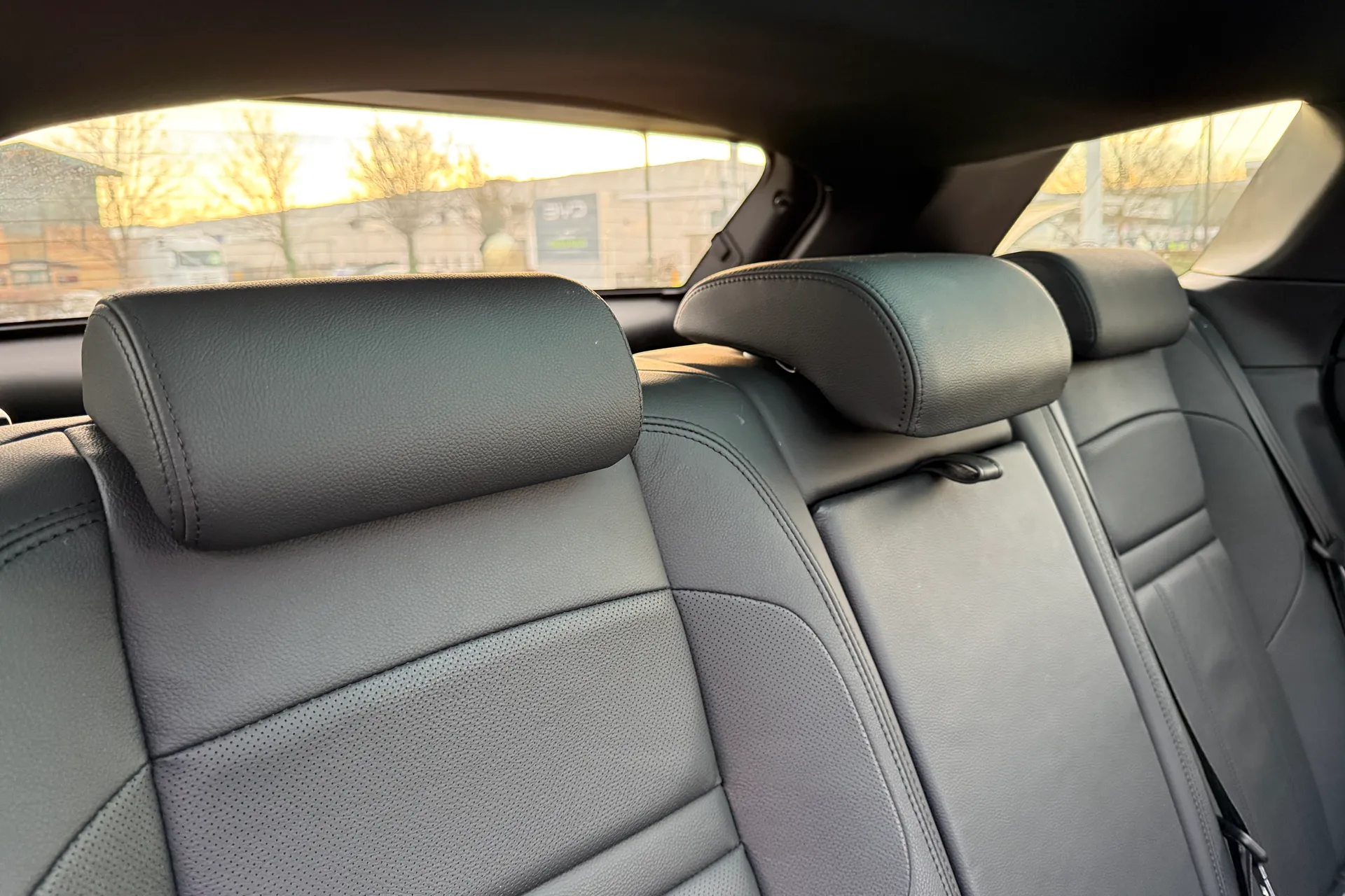 LAND ROVER RANGE ROVER EVOQUE thumbnail image number 24