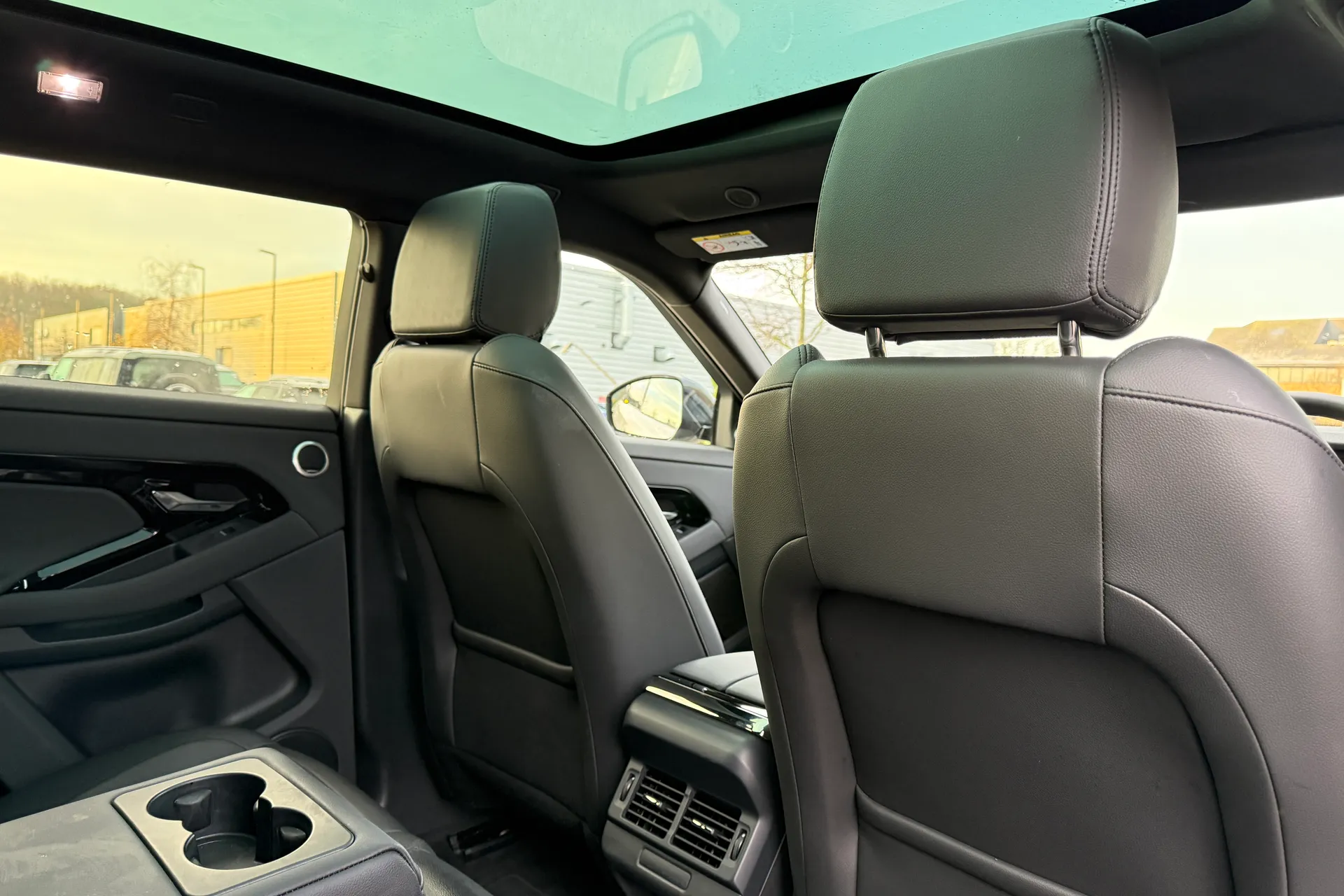 LAND ROVER RANGE ROVER EVOQUE thumbnail image number 37