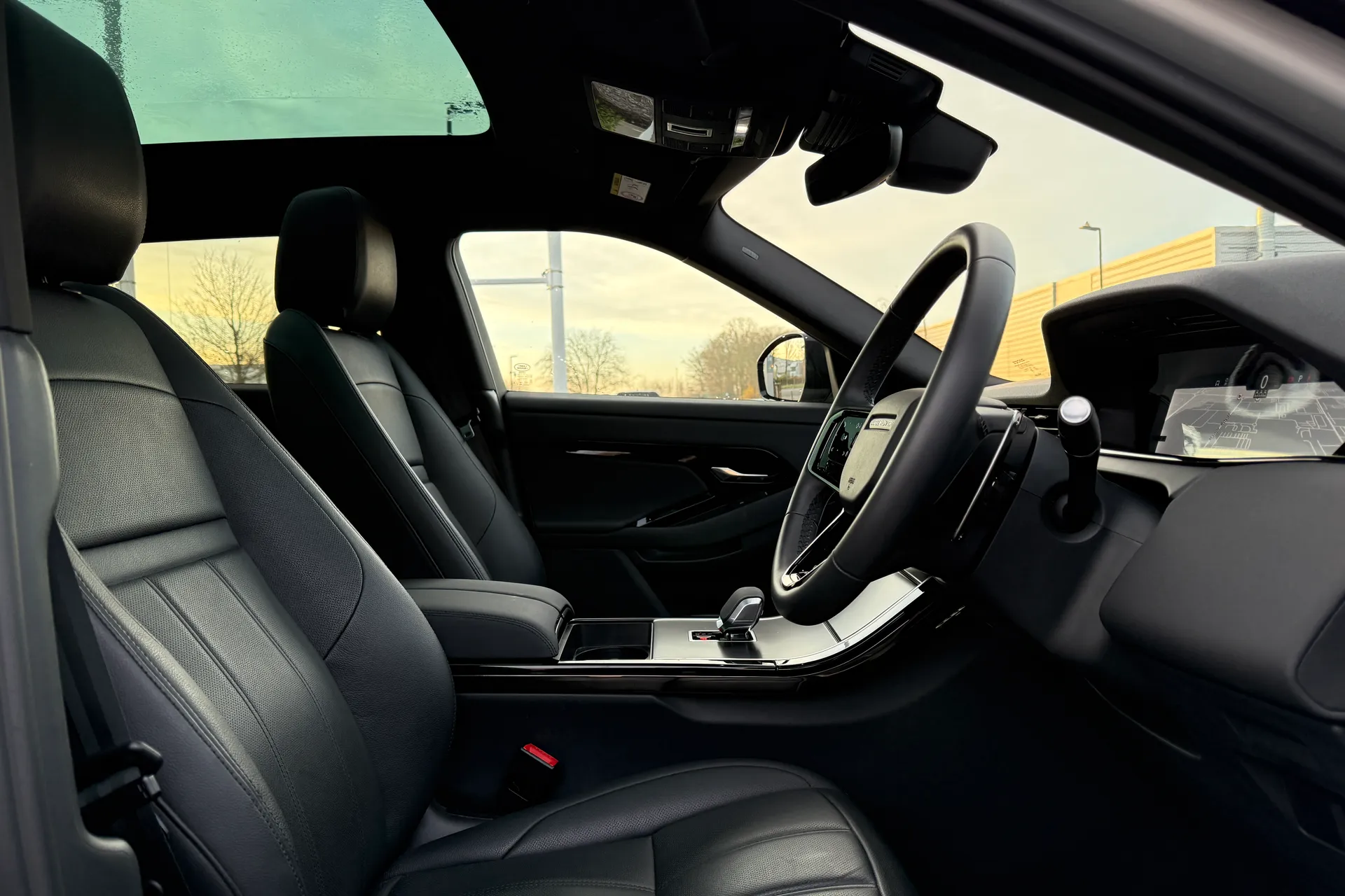 LAND ROVER RANGE ROVER EVOQUE thumbnail image number 39