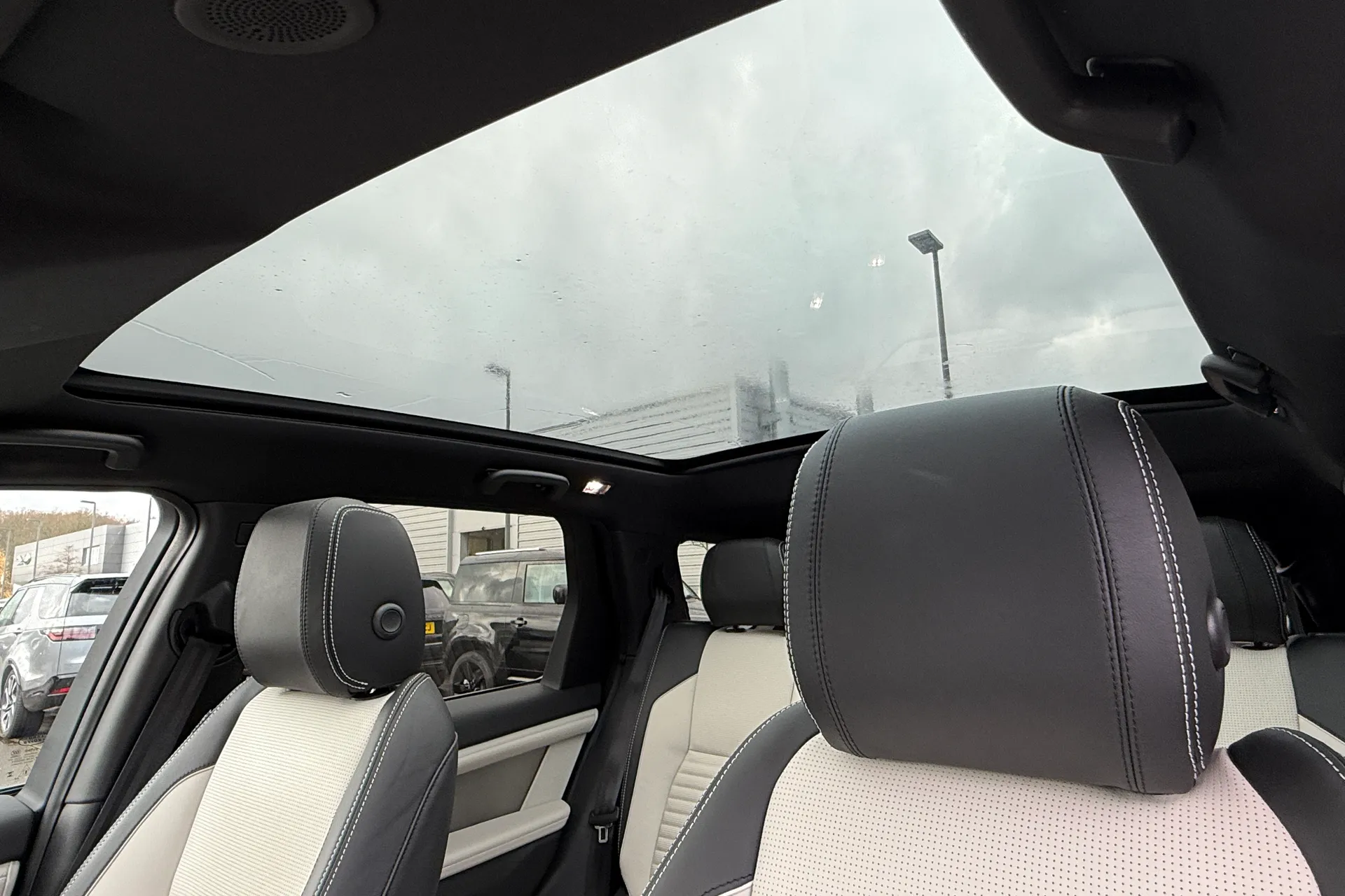 LAND ROVER DISCOVERY SPORT thumbnail image number 4