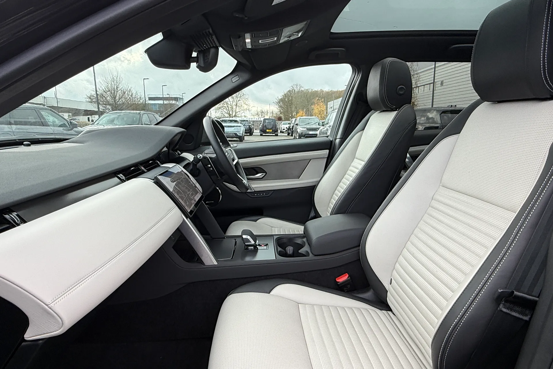 LAND ROVER DISCOVERY SPORT thumbnail image number 40