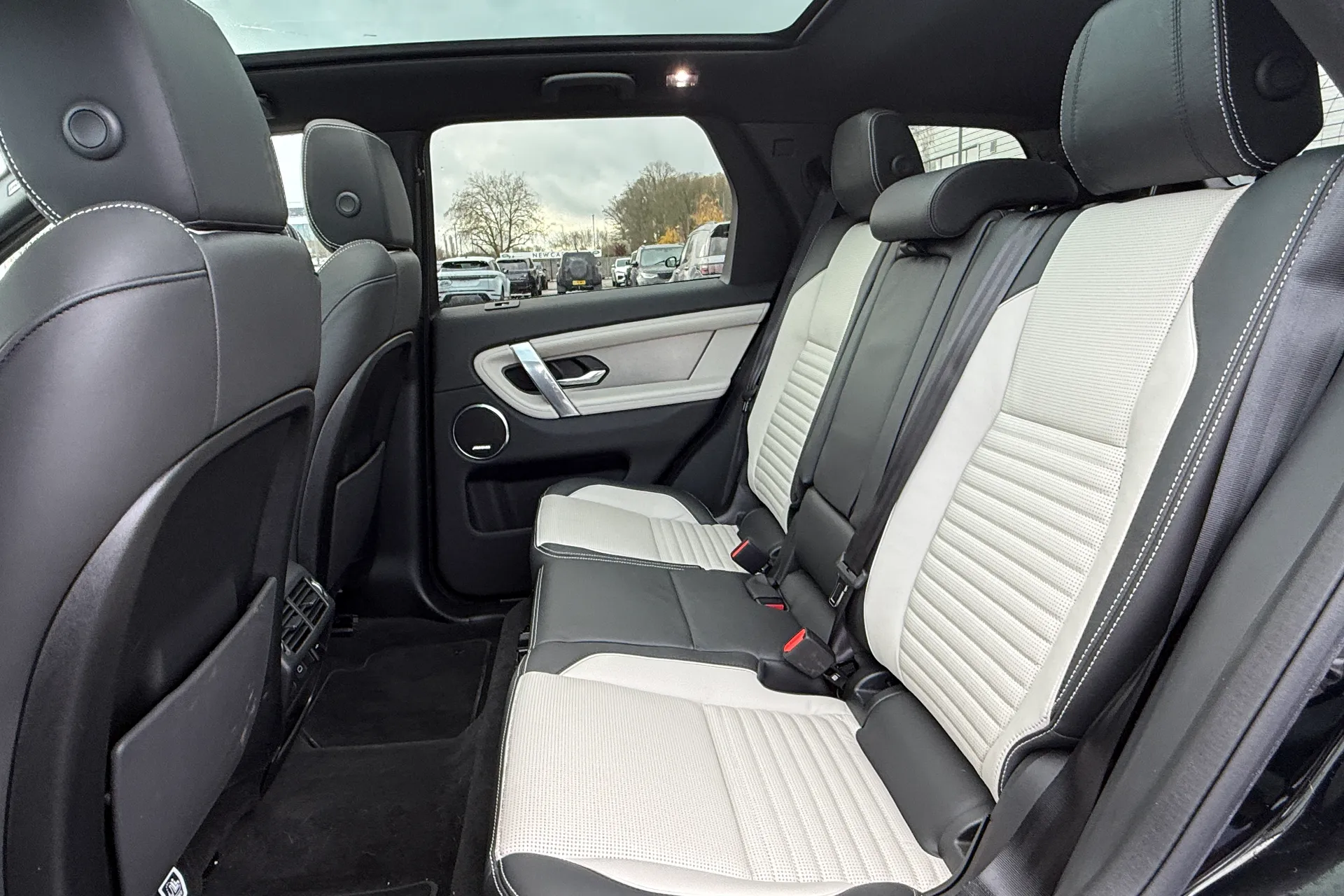 LAND ROVER DISCOVERY SPORT thumbnail image number 41