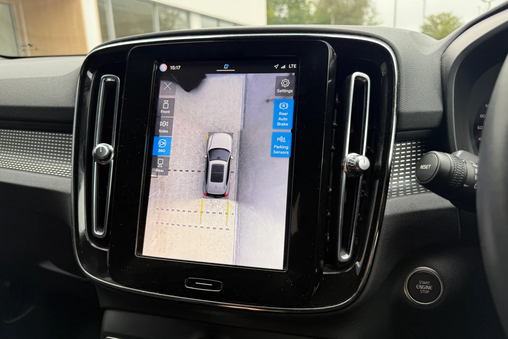 Volvo XC40 thumbnail image number 41