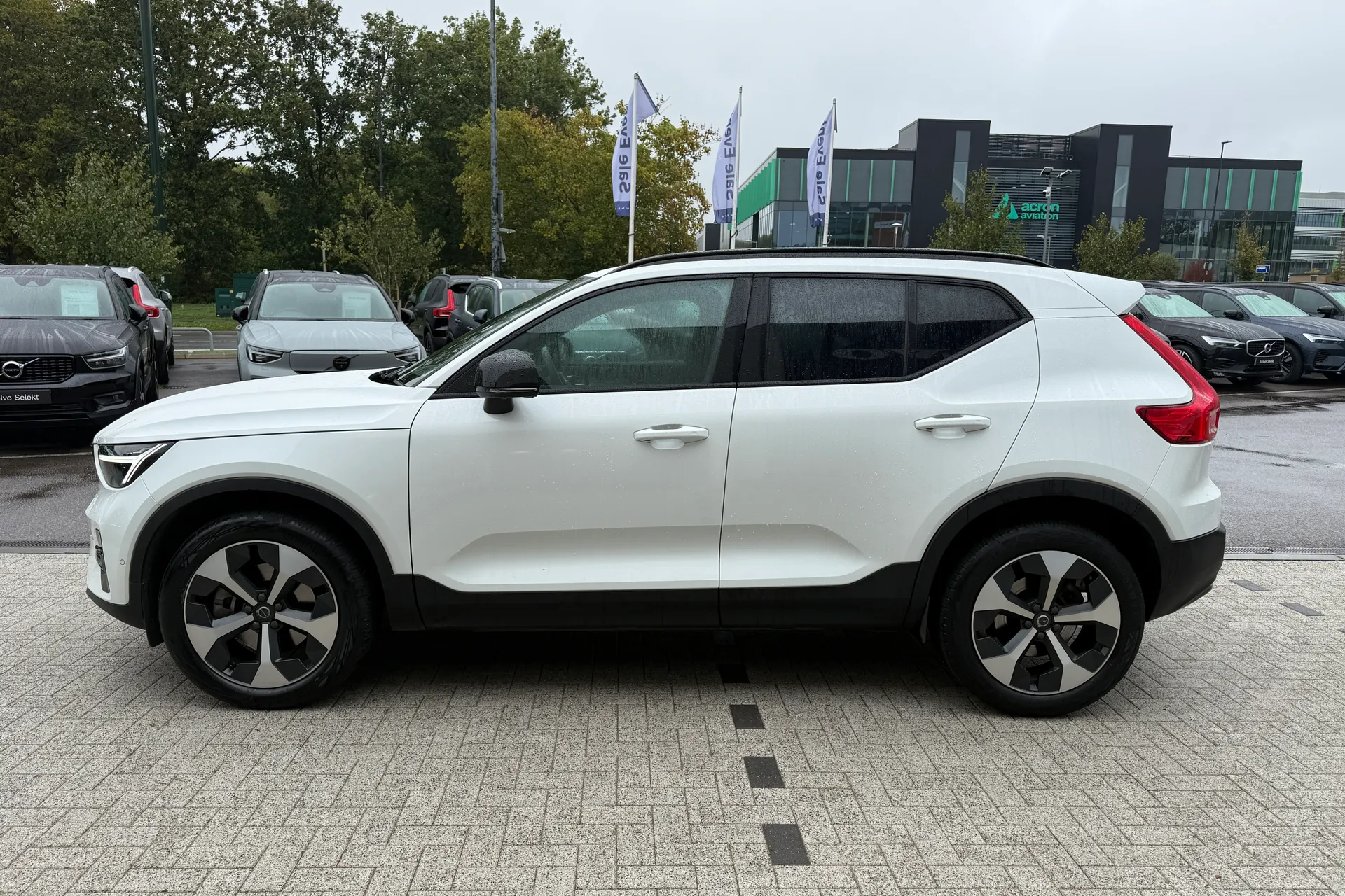 Volvo XC40 thumbnail image number 11