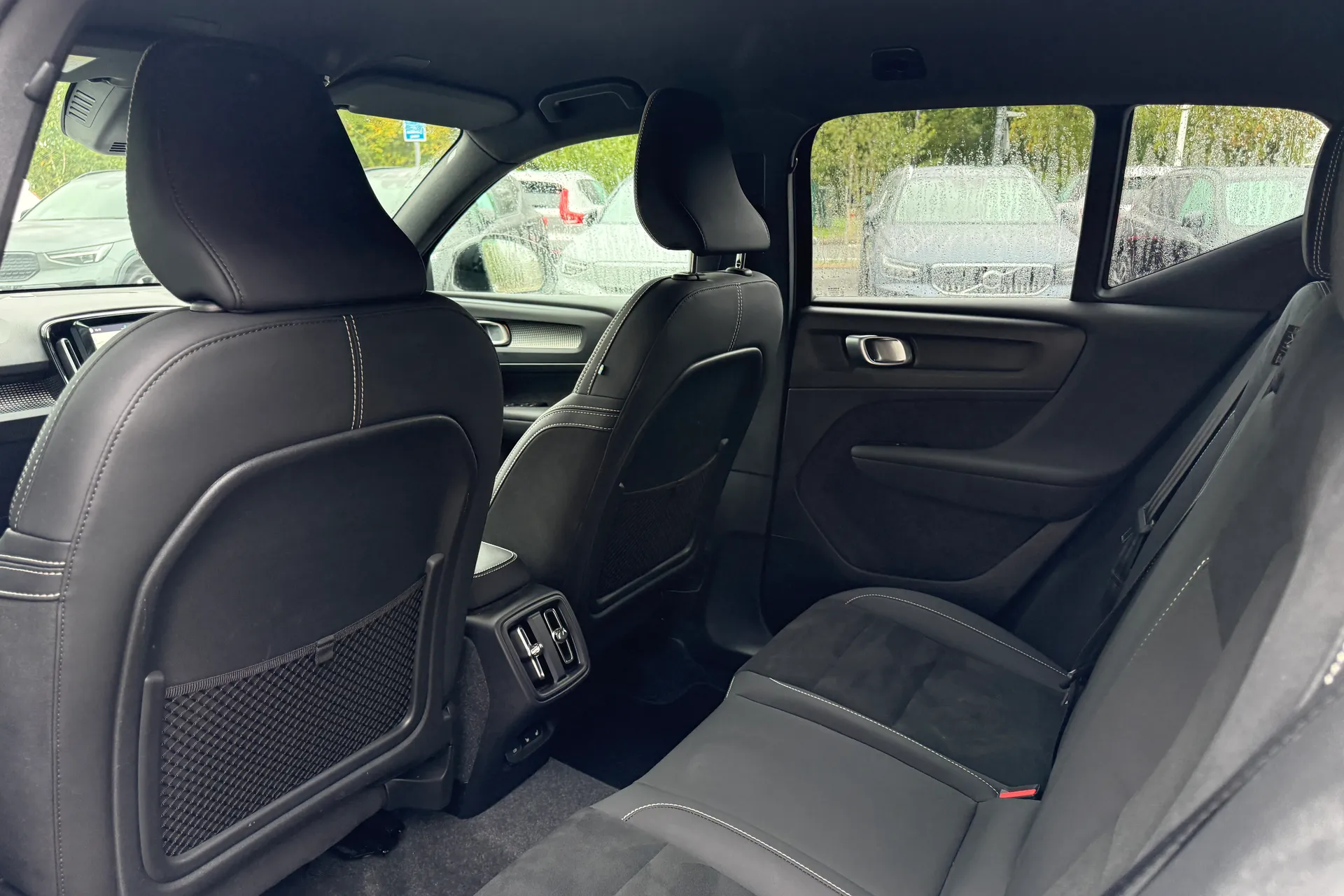 Volvo XC40 thumbnail image number 30