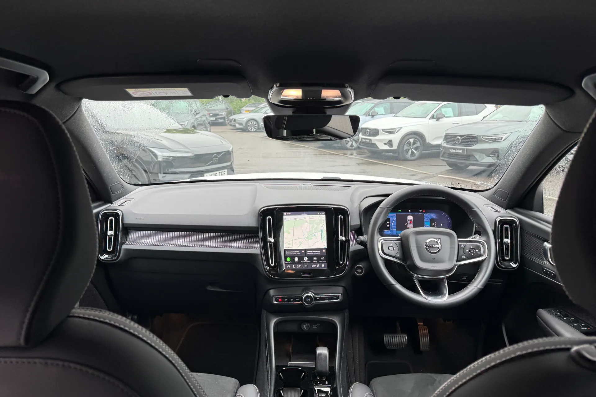 Volvo XC40 thumbnail image number 3