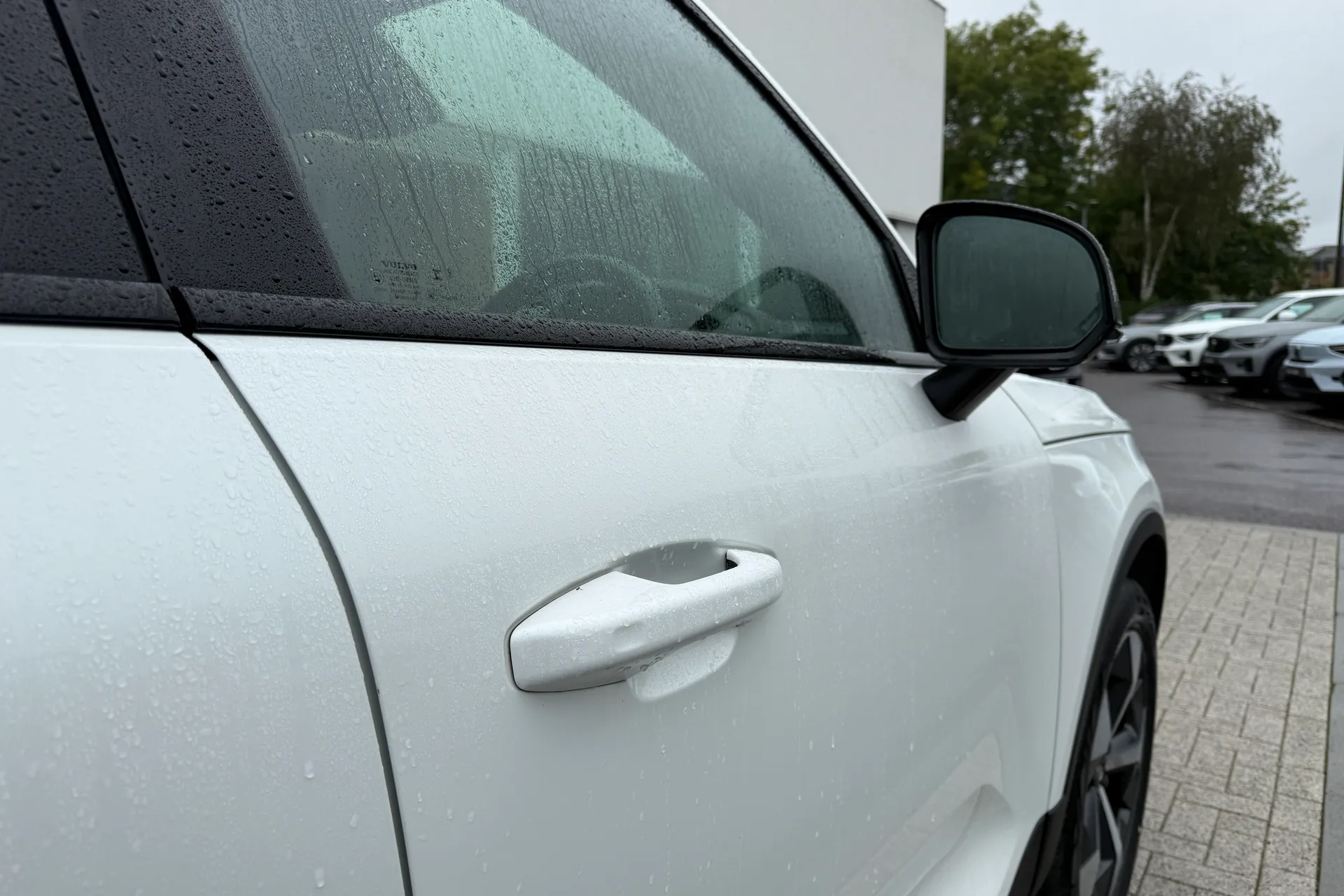 Volvo XC40 thumbnail image number 16