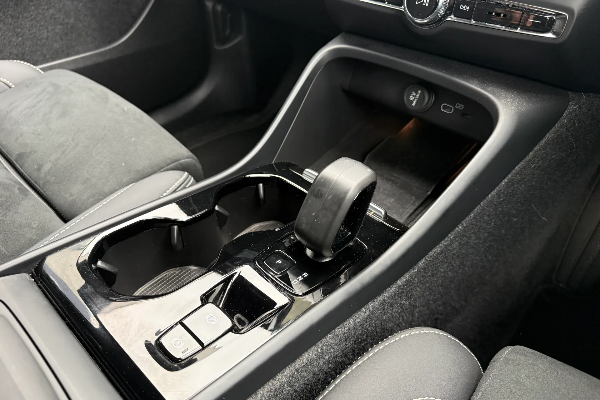 Volvo XC40 thumbnail image number 43