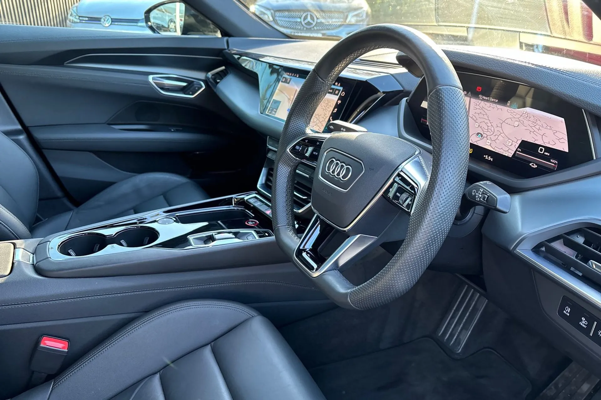 Audi e-tron GT thumbnail image number 26