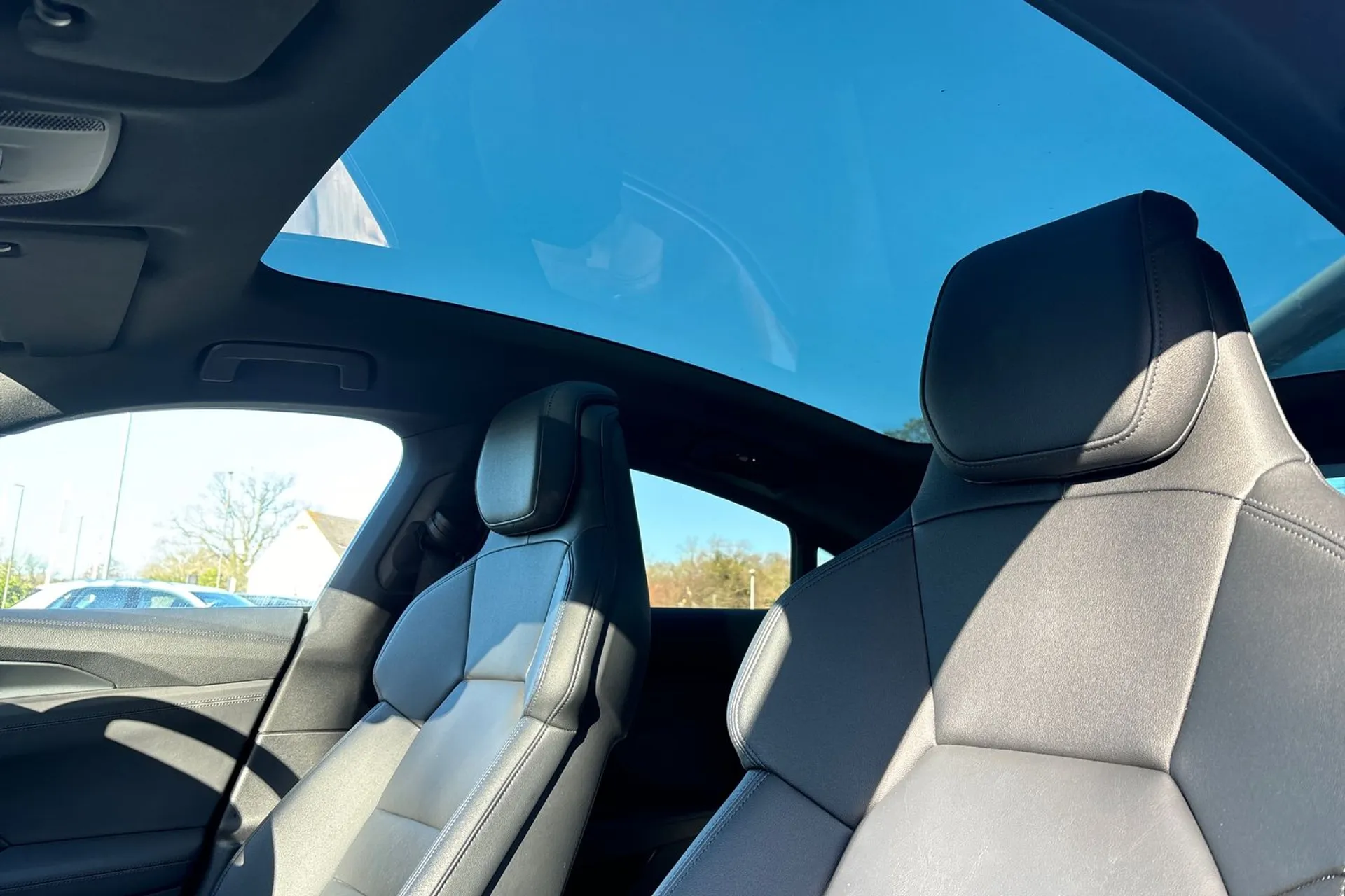 Audi e-tron GT thumbnail image number 29