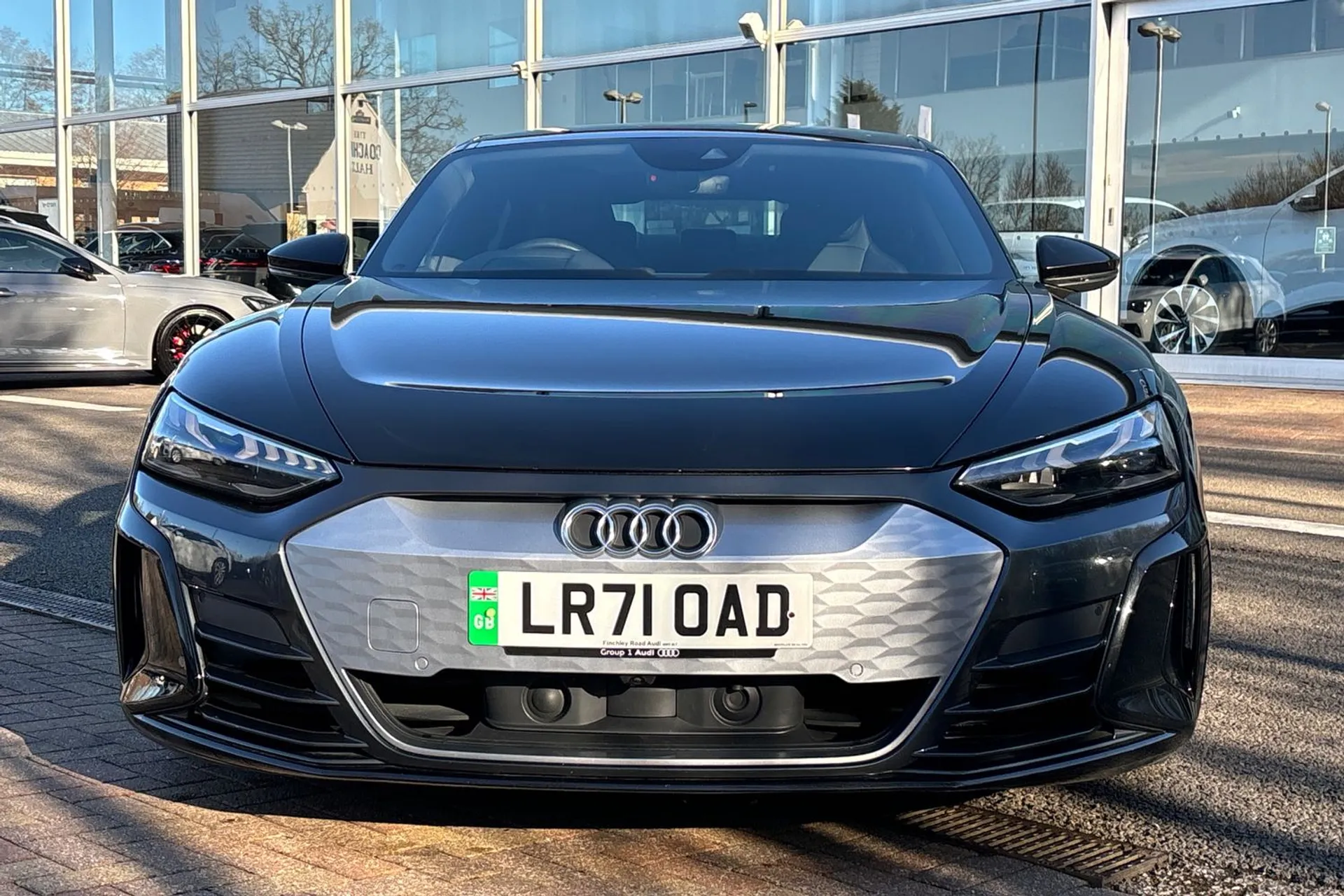 Audi e-tron GT thumbnail image number 12