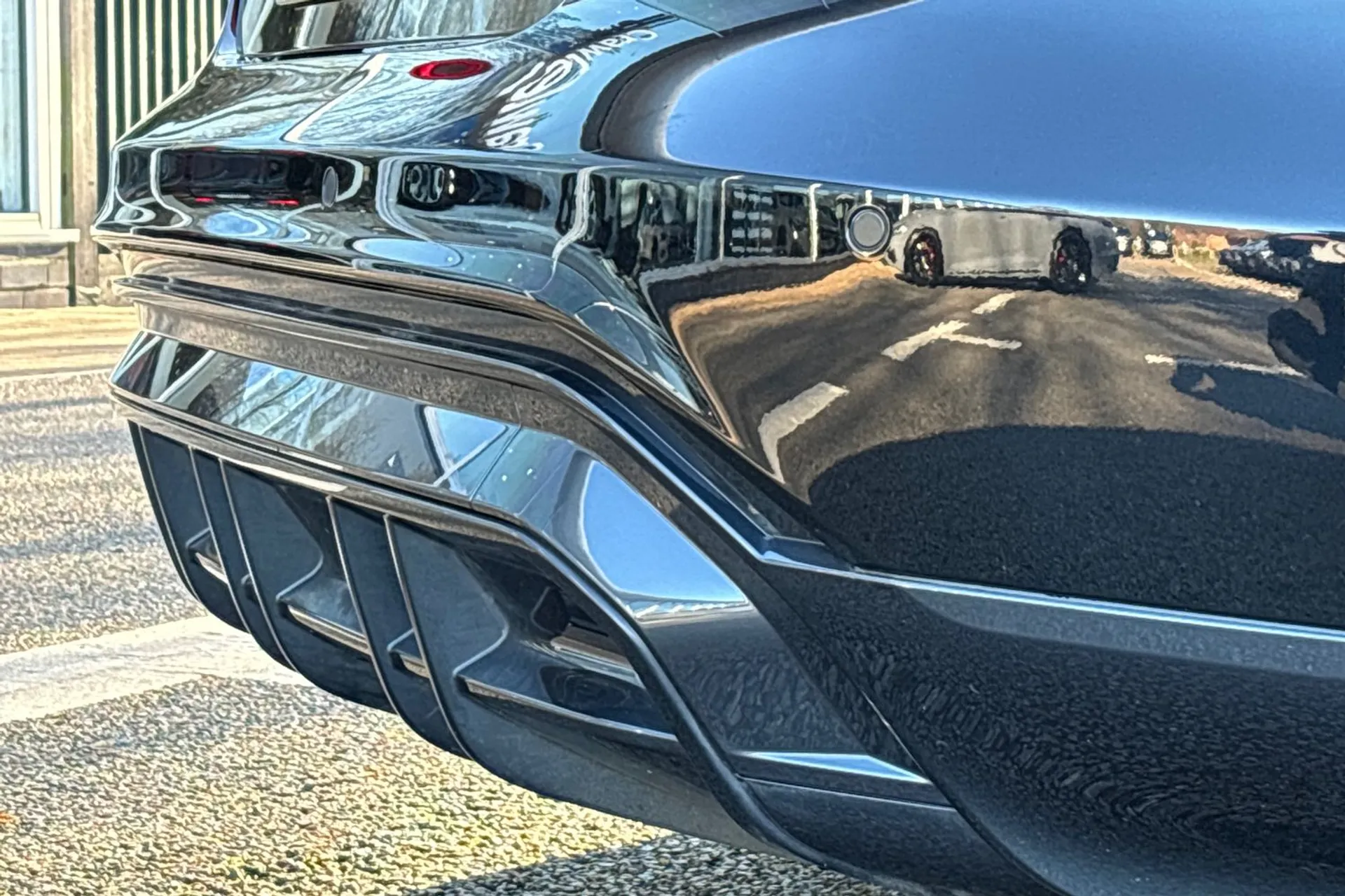 Audi e-tron GT thumbnail image number 17