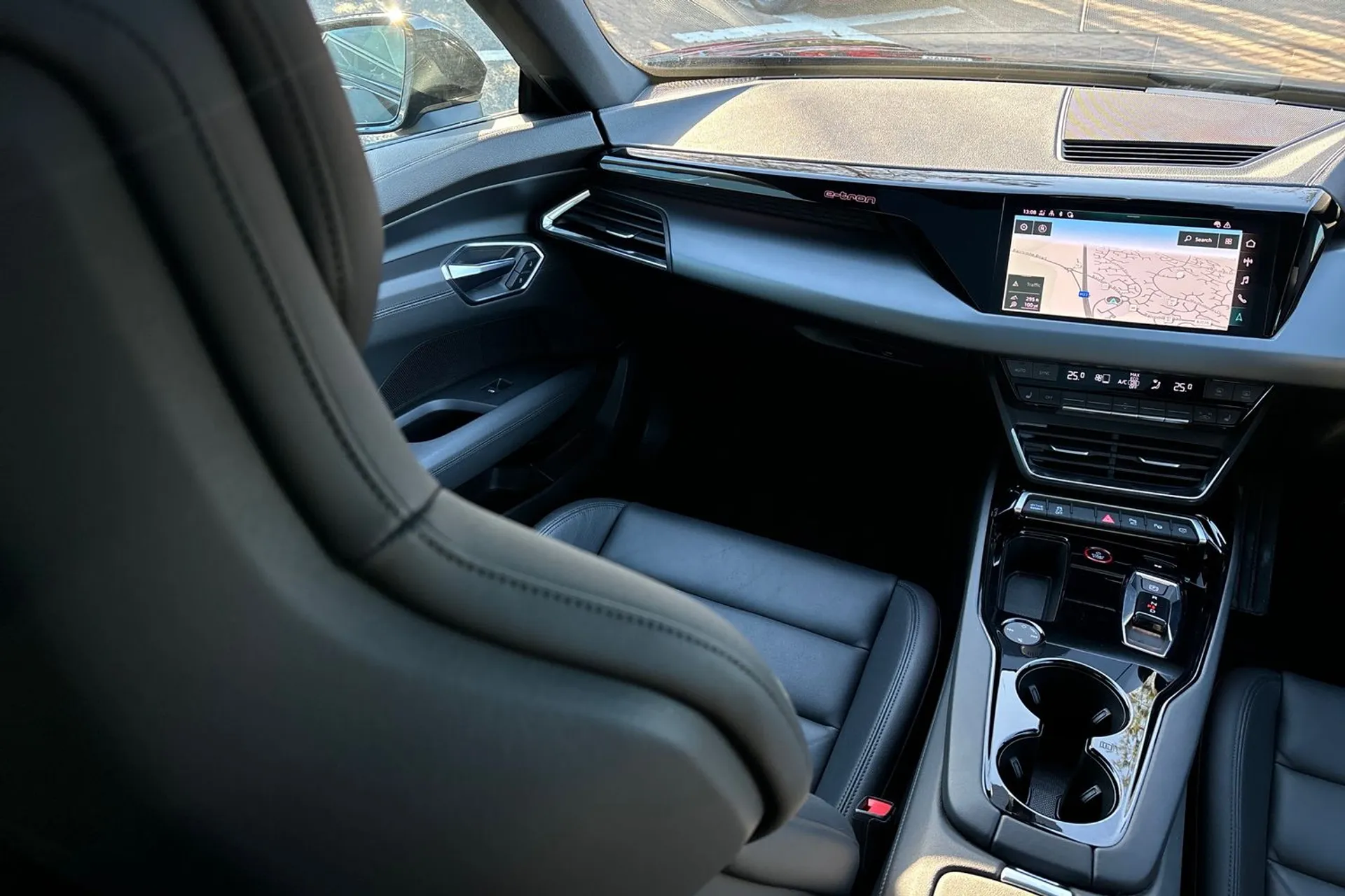 Audi e-tron GT thumbnail image number 33