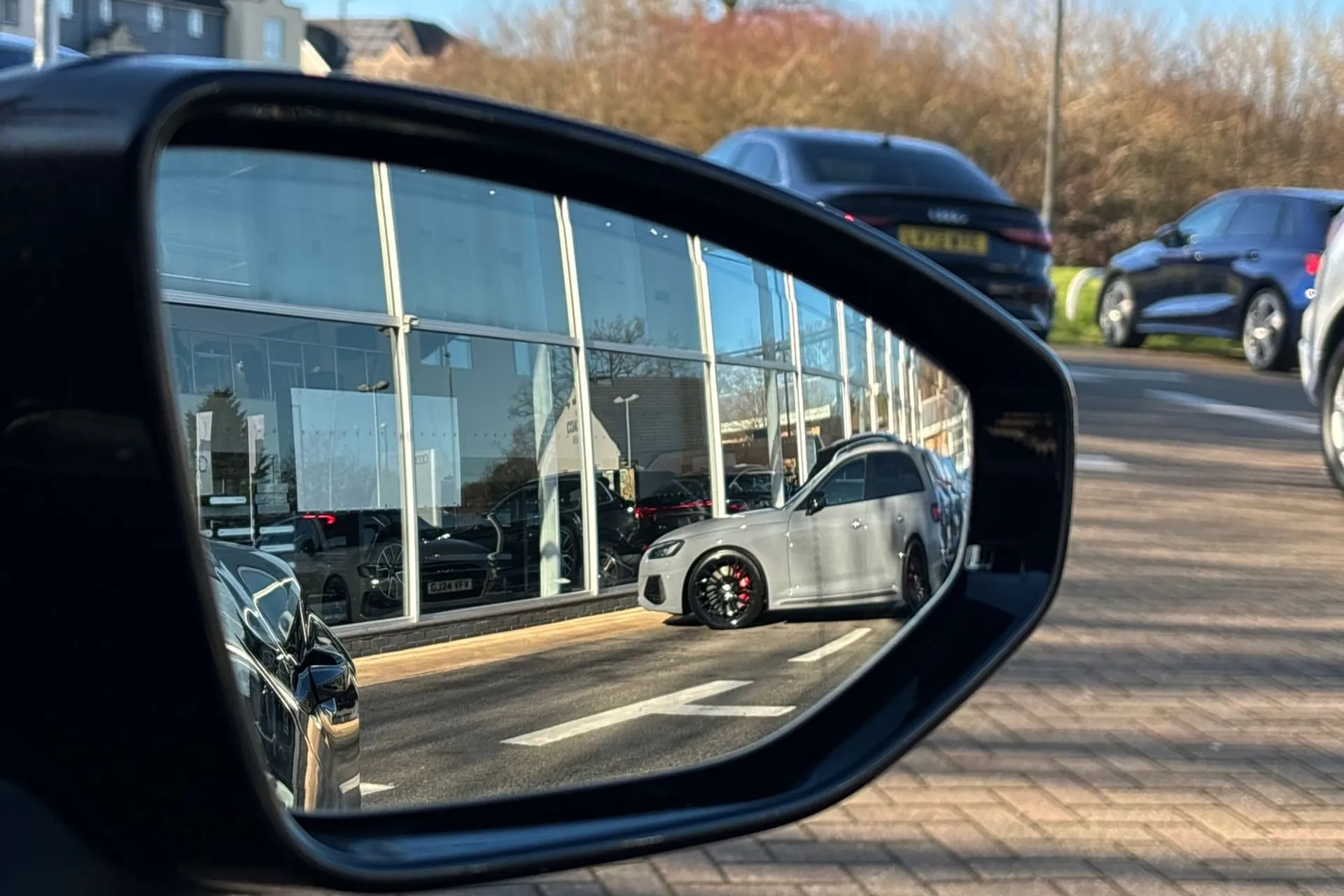 Audi e-tron GT thumbnail image number 48
