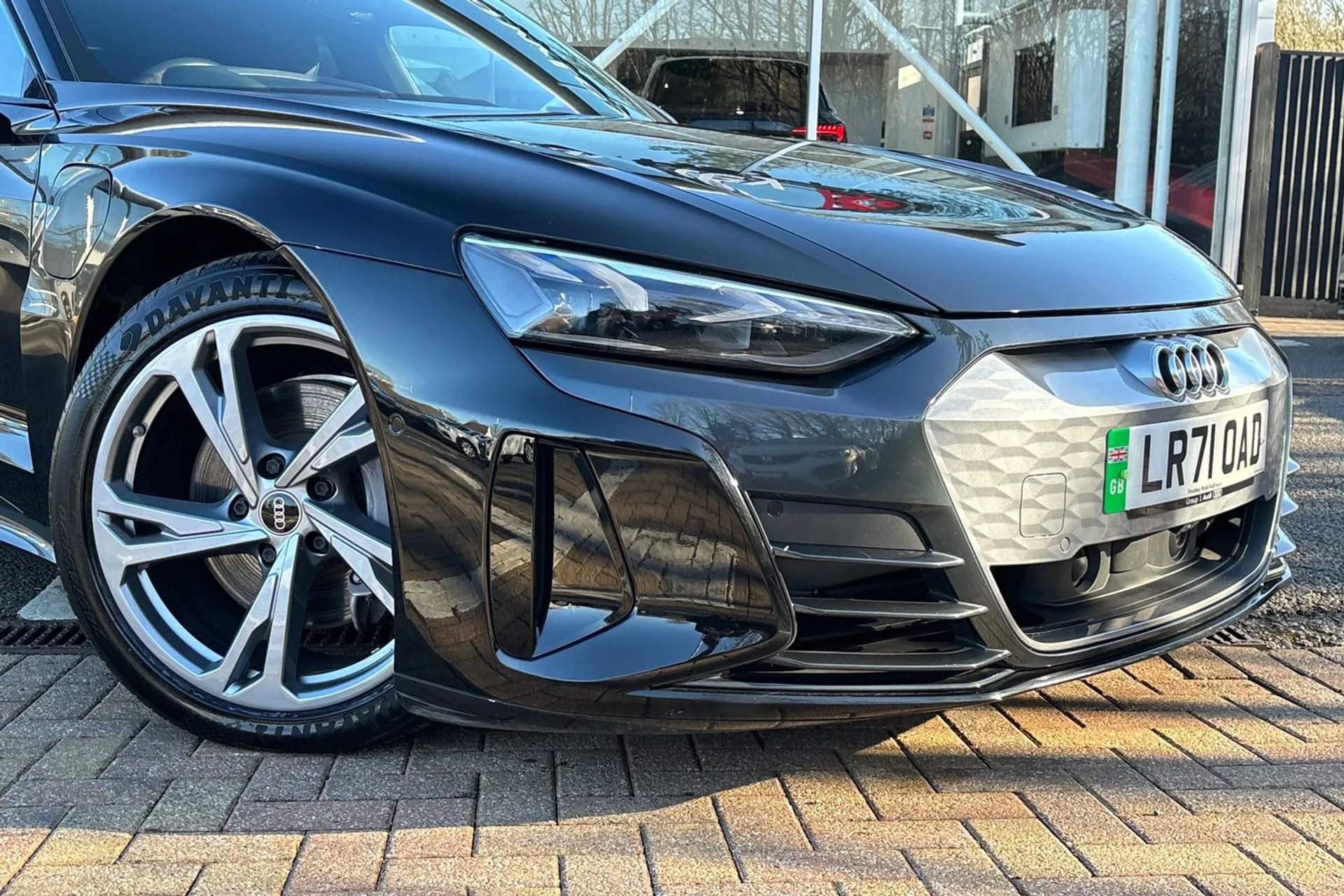 Audi e-tron GT thumbnail image number 6