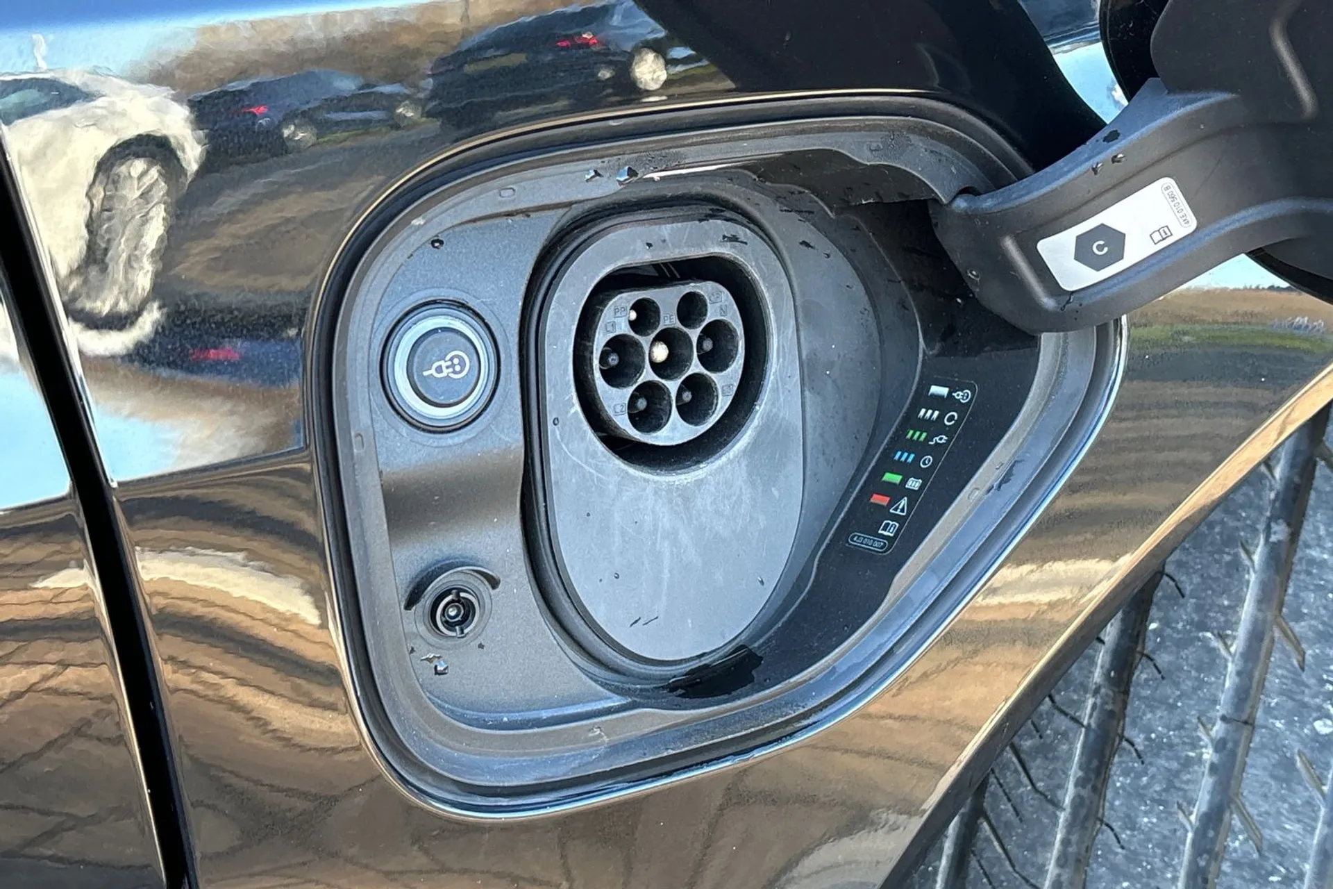 Audi e-tron GT thumbnail image number 18