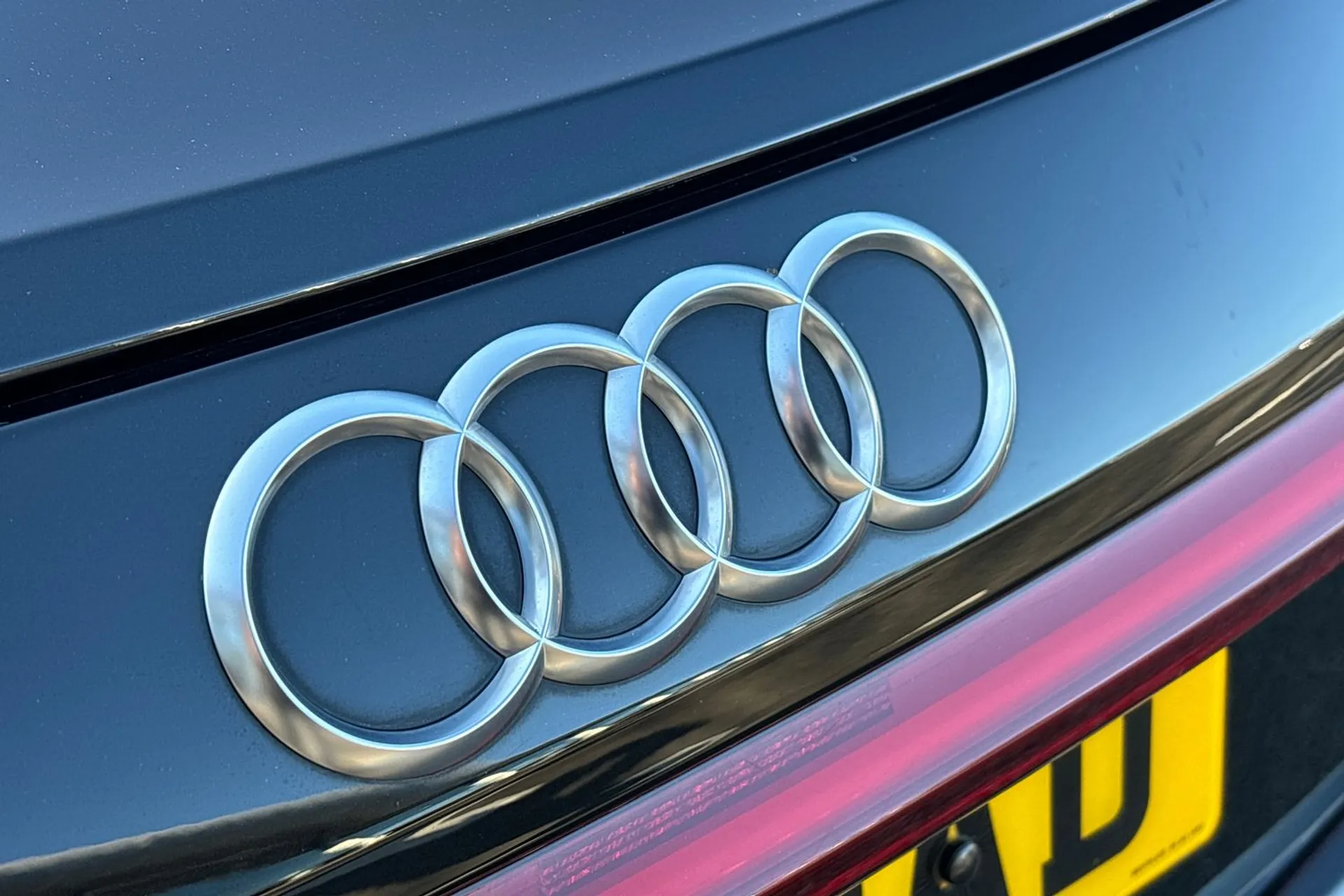 Audi e-tron GT thumbnail image number 50