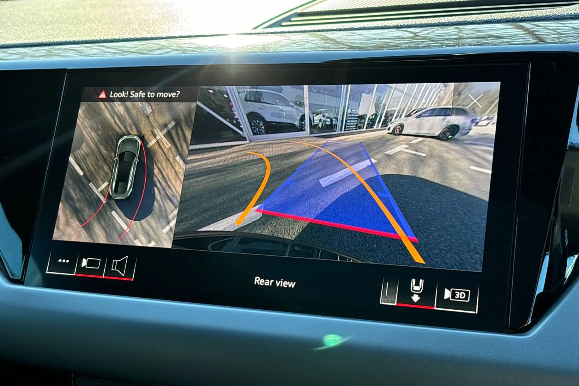 Audi e-tron GT thumbnail image number 3