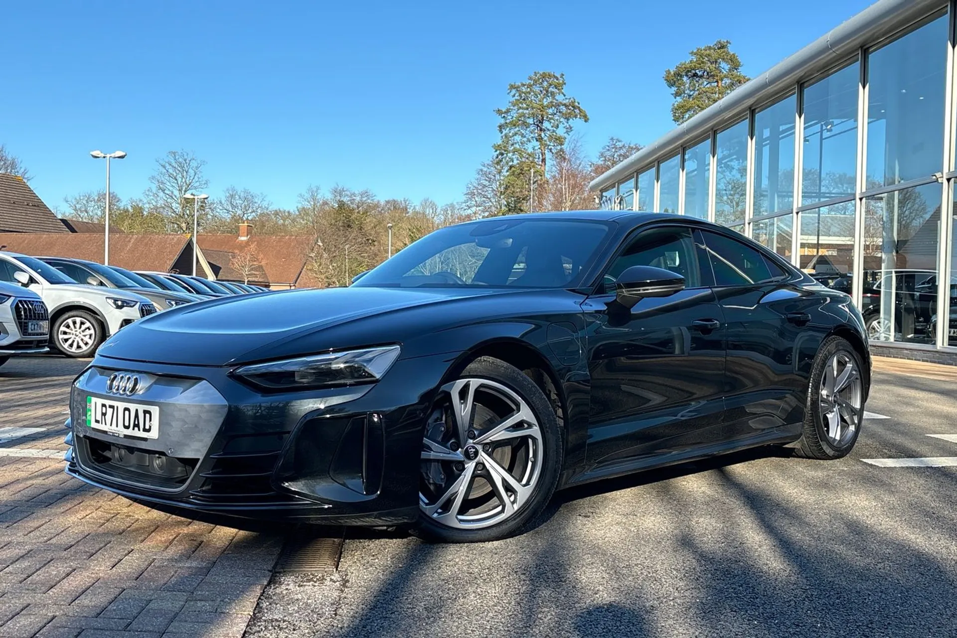 Audi e-tron GT thumbnail image number 11