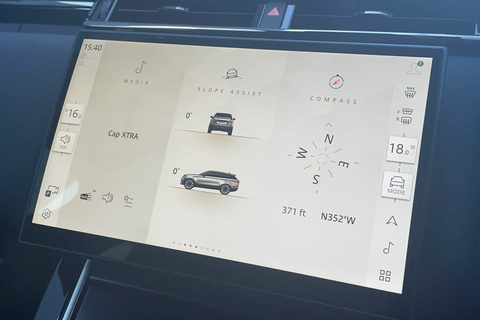 LAND ROVER RANGE ROVER VELAR thumbnail image number 33