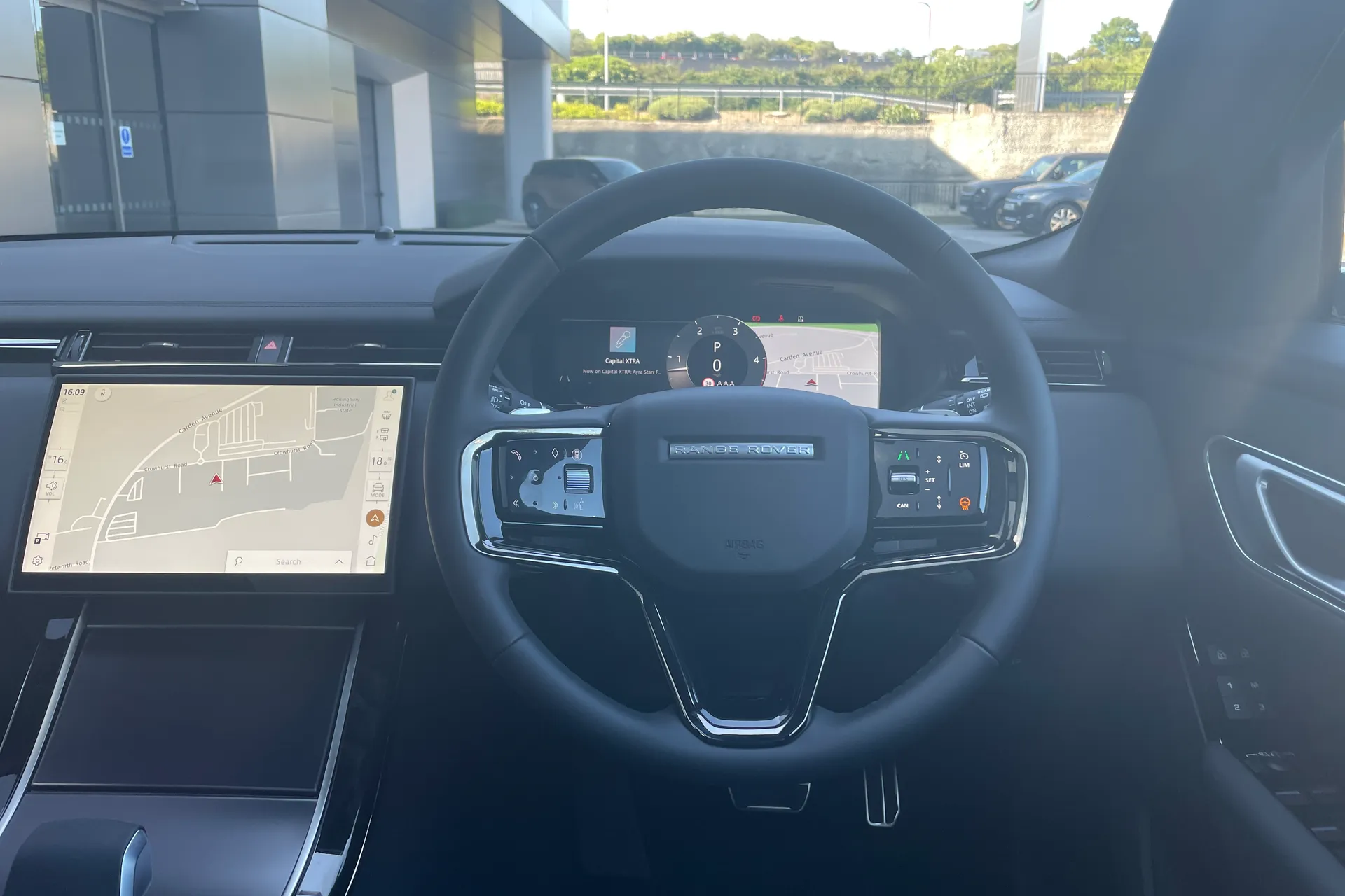 LAND ROVER RANGE ROVER VELAR thumbnail image number 46