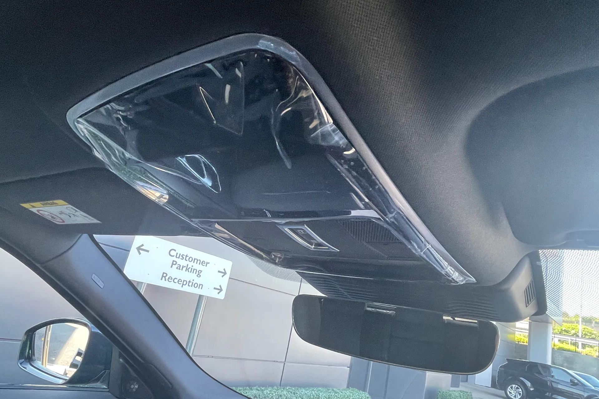 LAND ROVER RANGE ROVER VELAR thumbnail image number 31