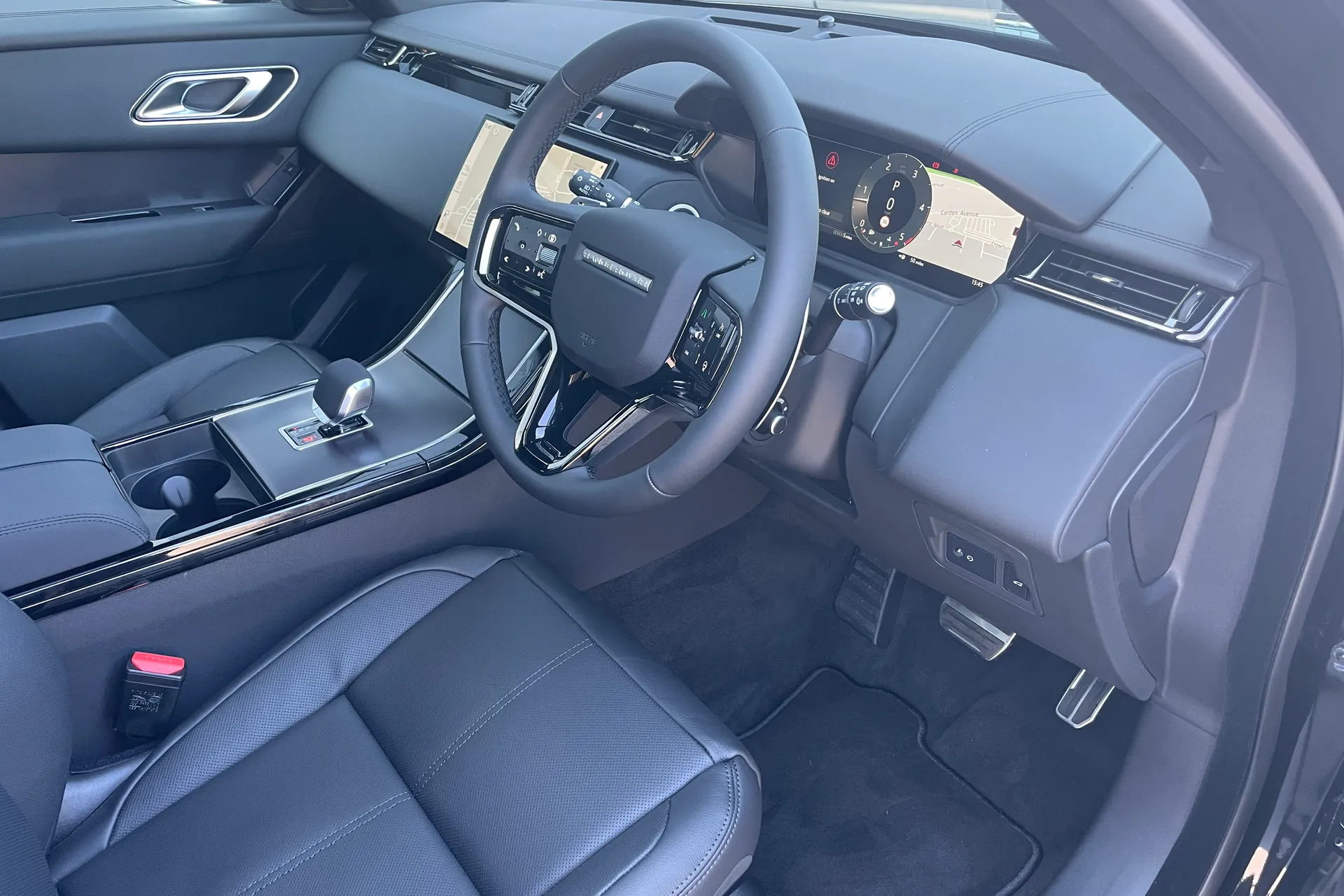 LAND ROVER RANGE ROVER VELAR thumbnail image number 15