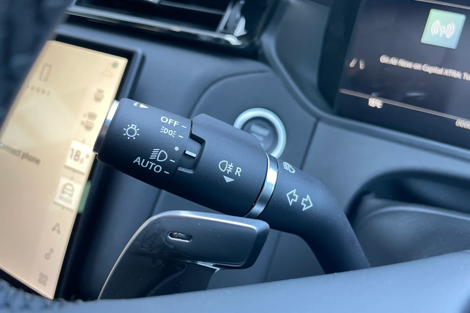 LAND ROVER RANGE ROVER VELAR thumbnail image number 58