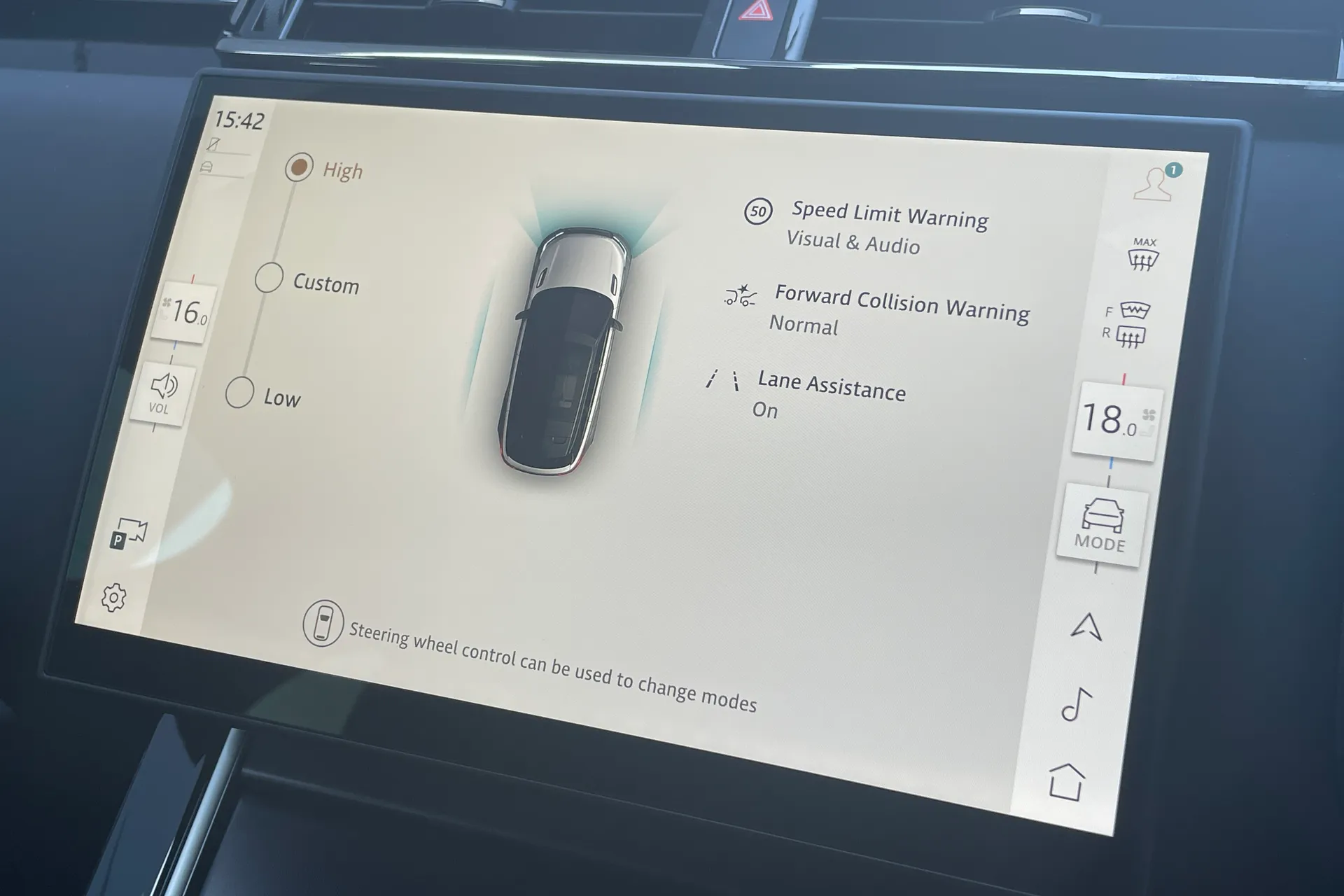 LAND ROVER RANGE ROVER VELAR thumbnail image number 47