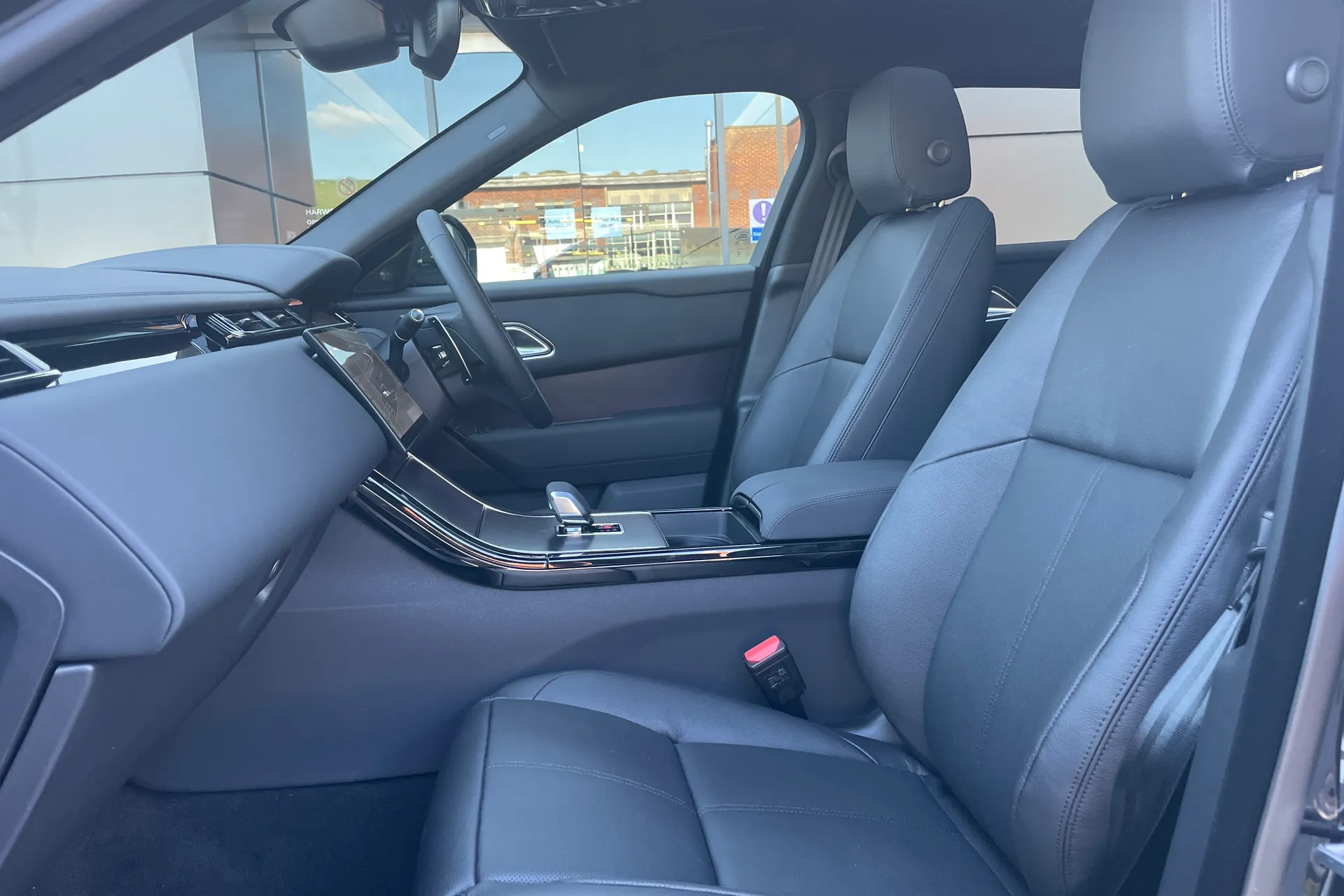 LAND ROVER RANGE ROVER VELAR thumbnail image number 55