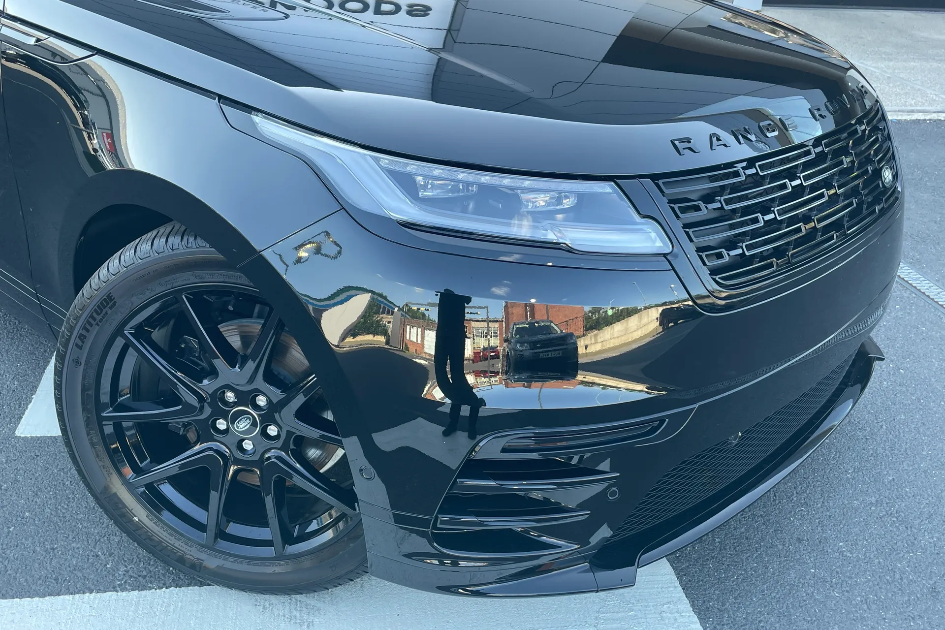 LAND ROVER RANGE ROVER VELAR thumbnail image number 19