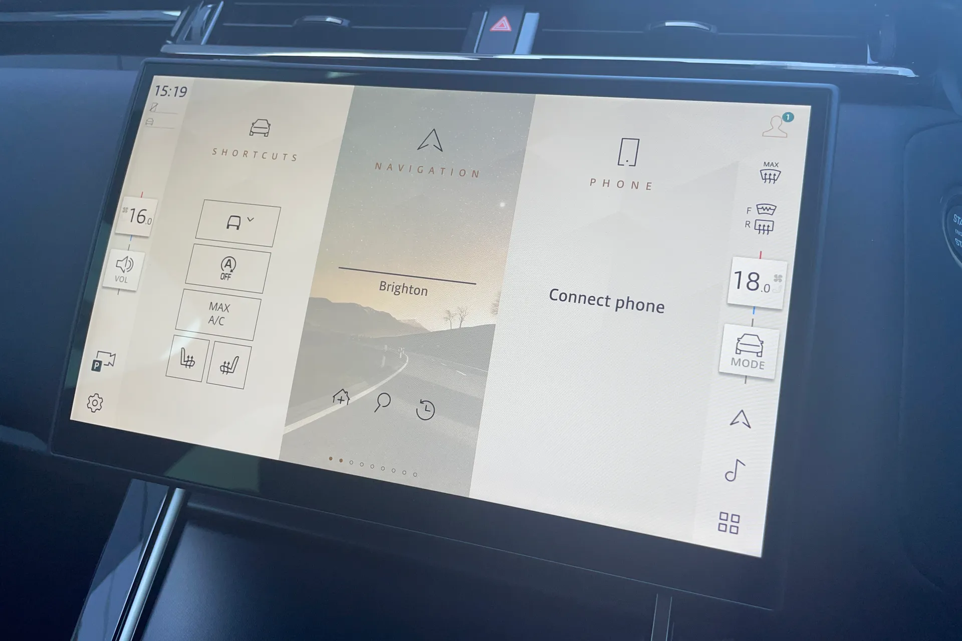 LAND ROVER RANGE ROVER VELAR thumbnail image number 32