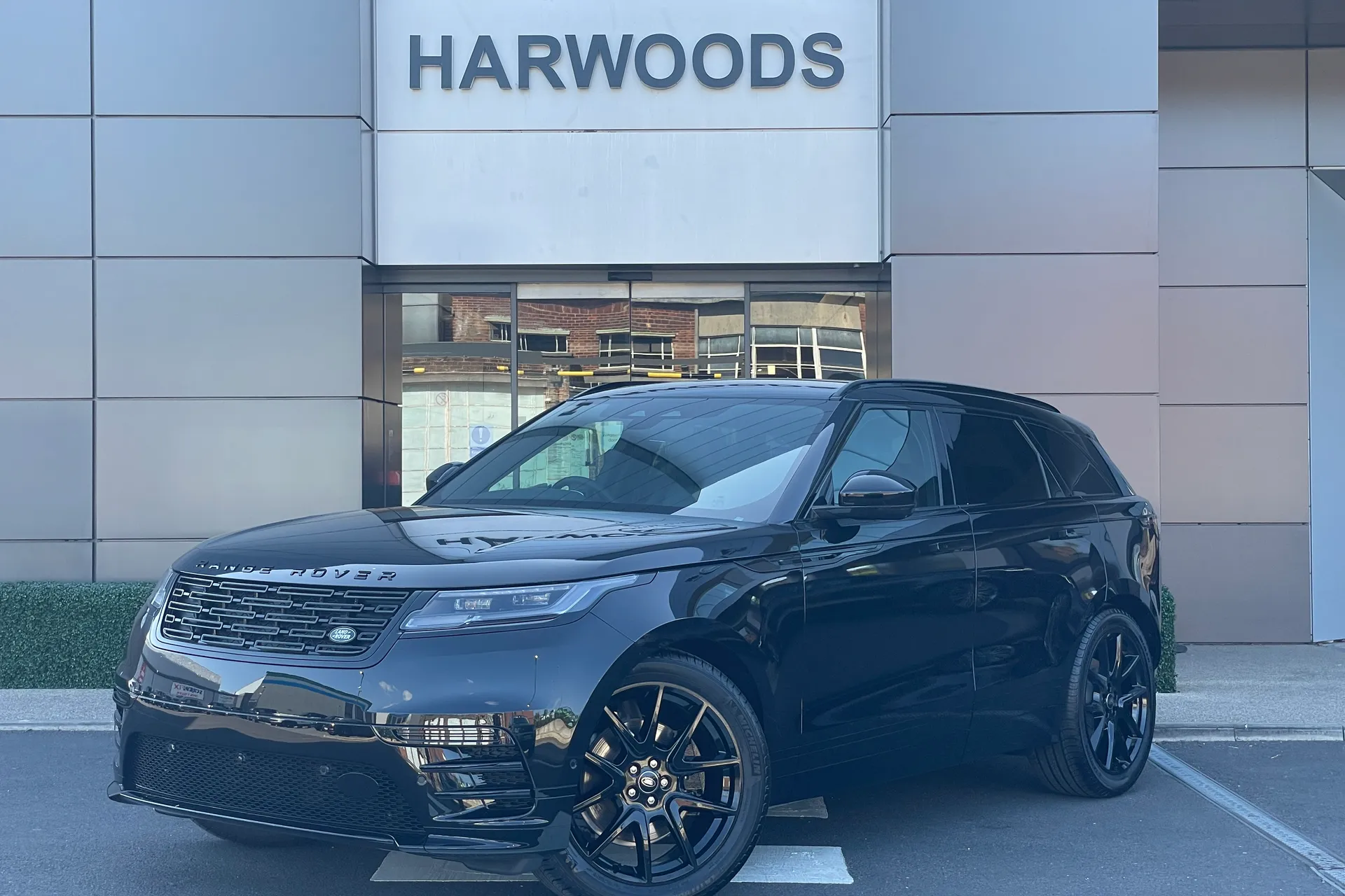 LAND ROVER RANGE ROVER VELAR thumbnail image number 14
