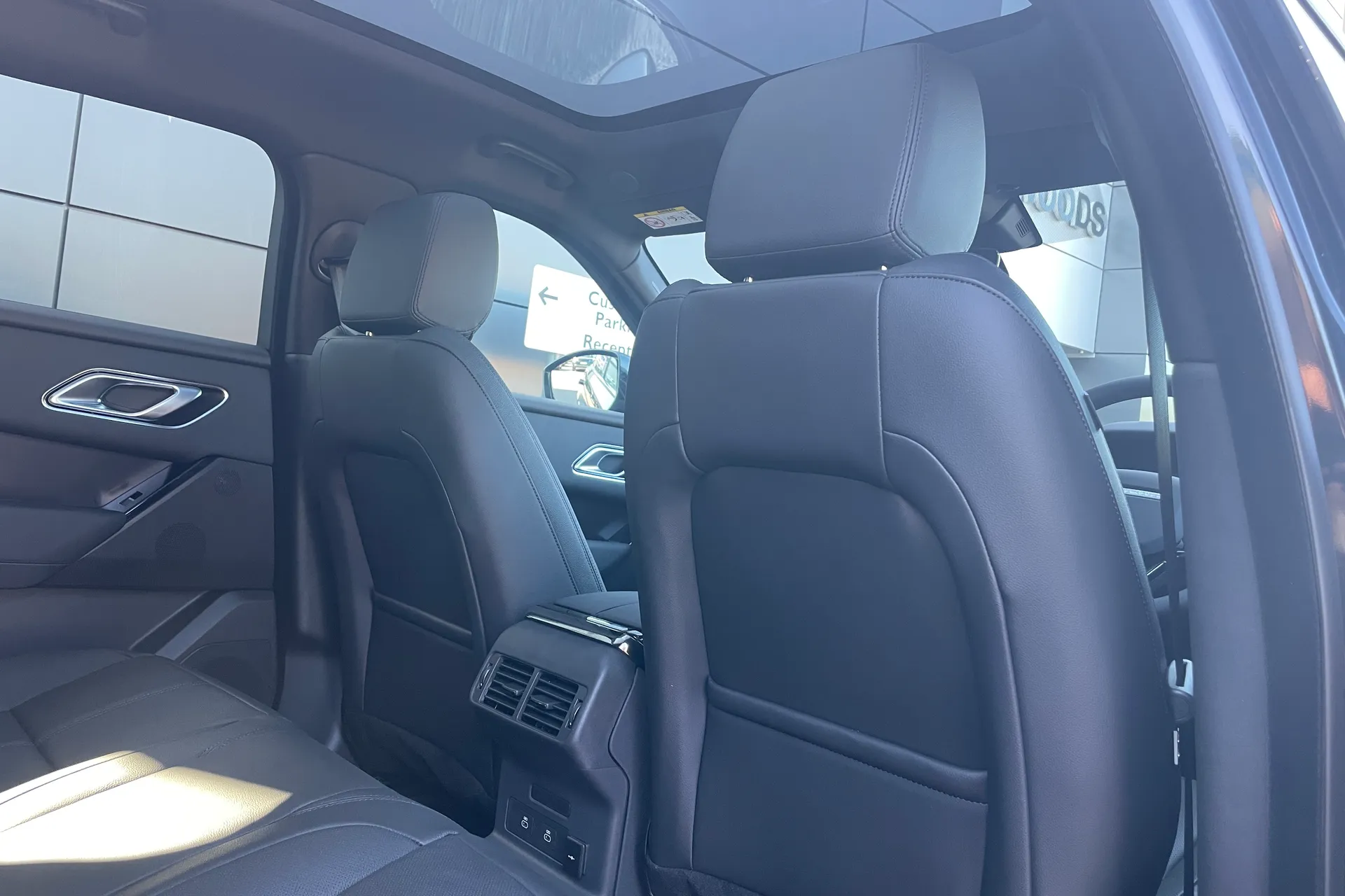 LAND ROVER RANGE ROVER VELAR thumbnail image number 42