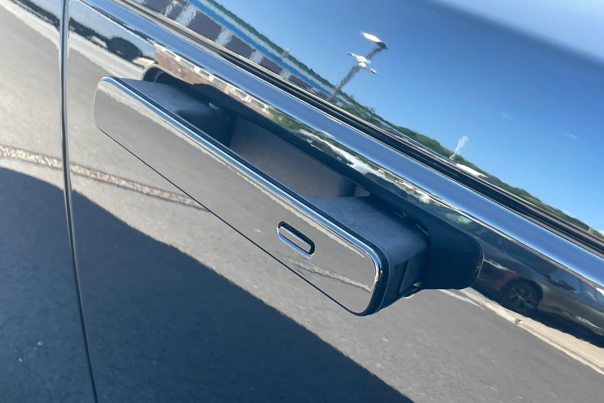 LAND ROVER RANGE ROVER VELAR thumbnail image number 23