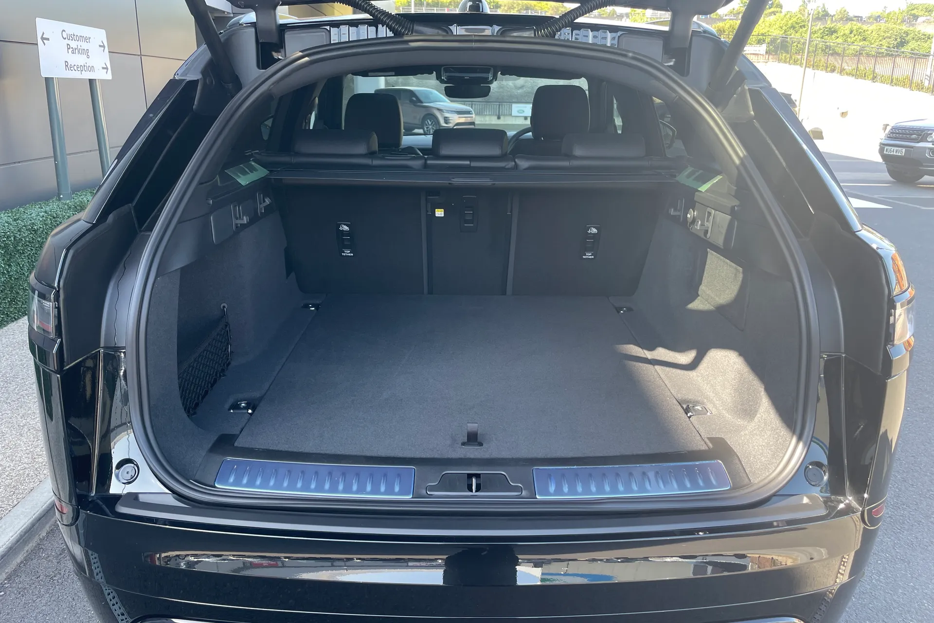 LAND ROVER RANGE ROVER VELAR thumbnail image number 51