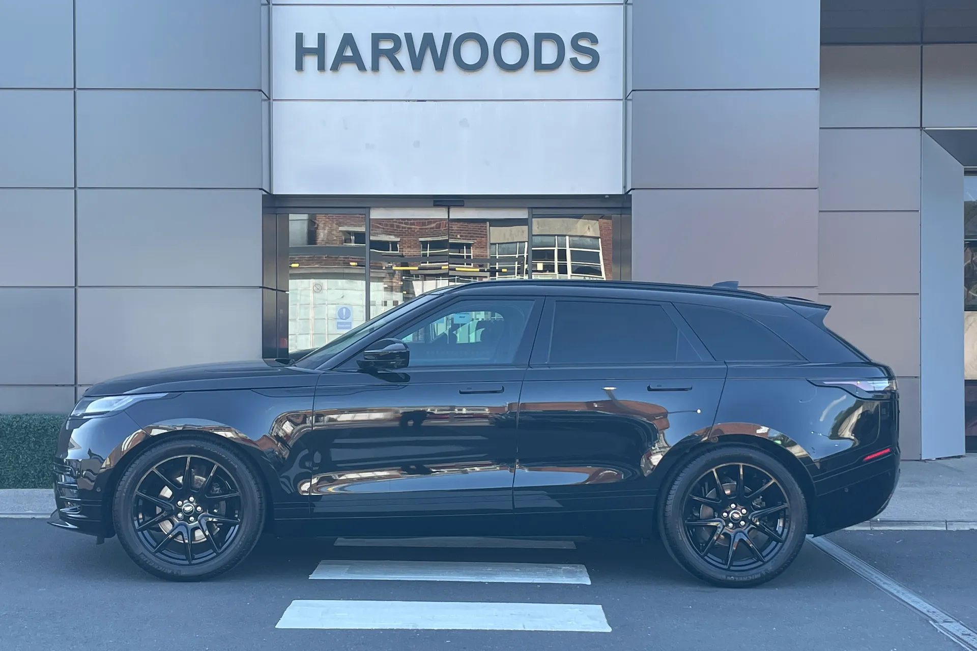 LAND ROVER RANGE ROVER VELAR thumbnail image number 6