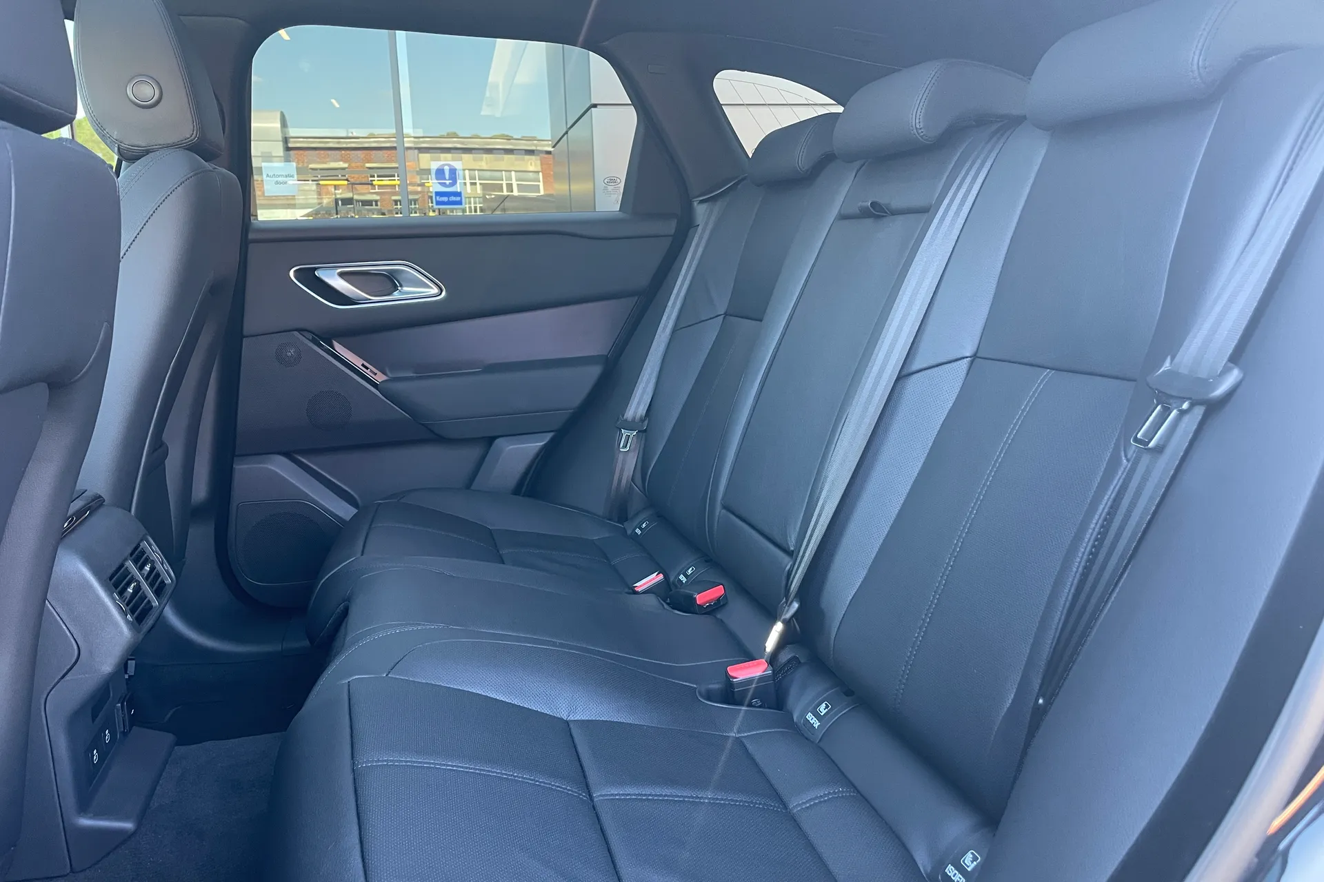 LAND ROVER RANGE ROVER VELAR thumbnail image number 54