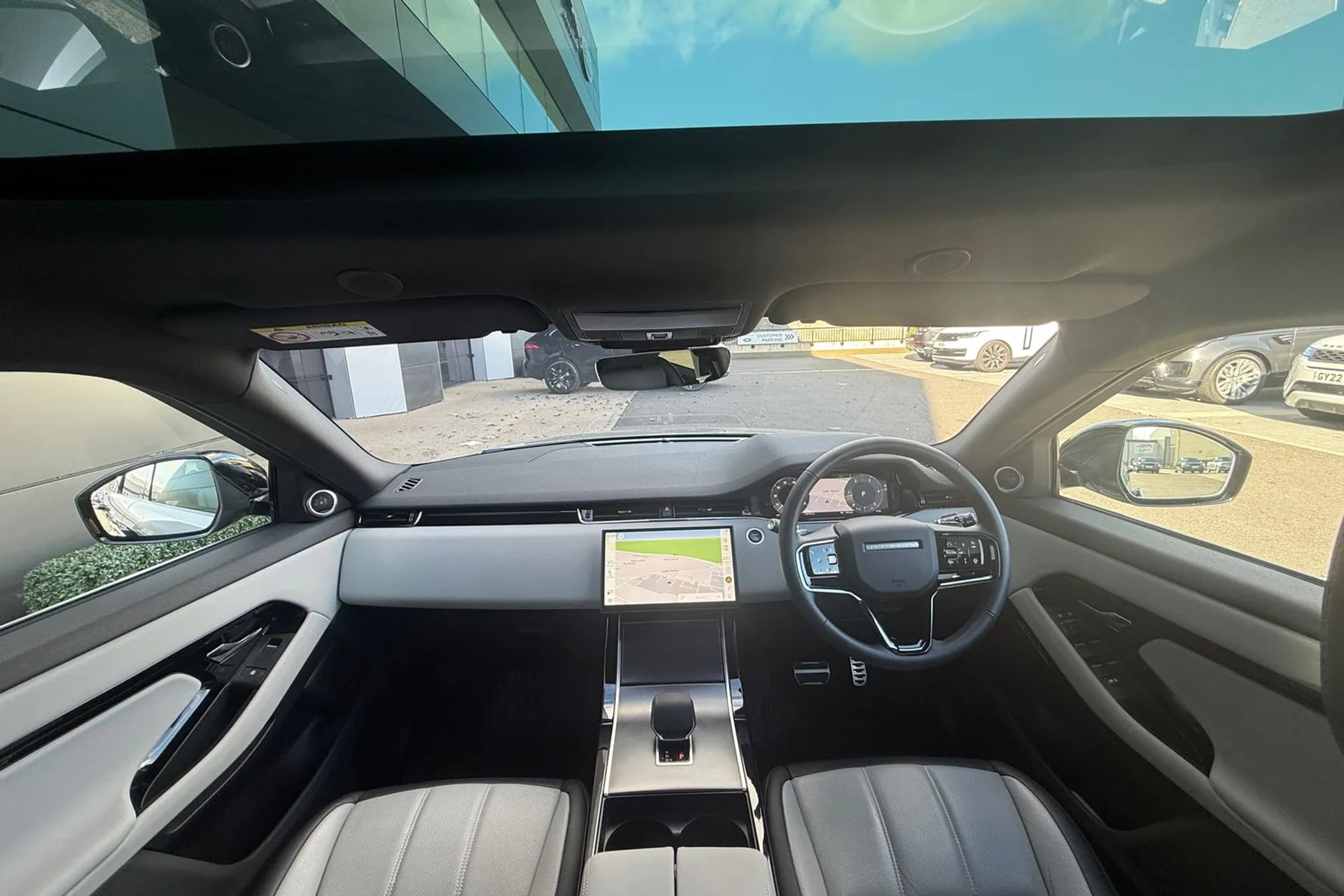 LAND ROVER RANGE ROVER EVOQUE thumbnail image number 3