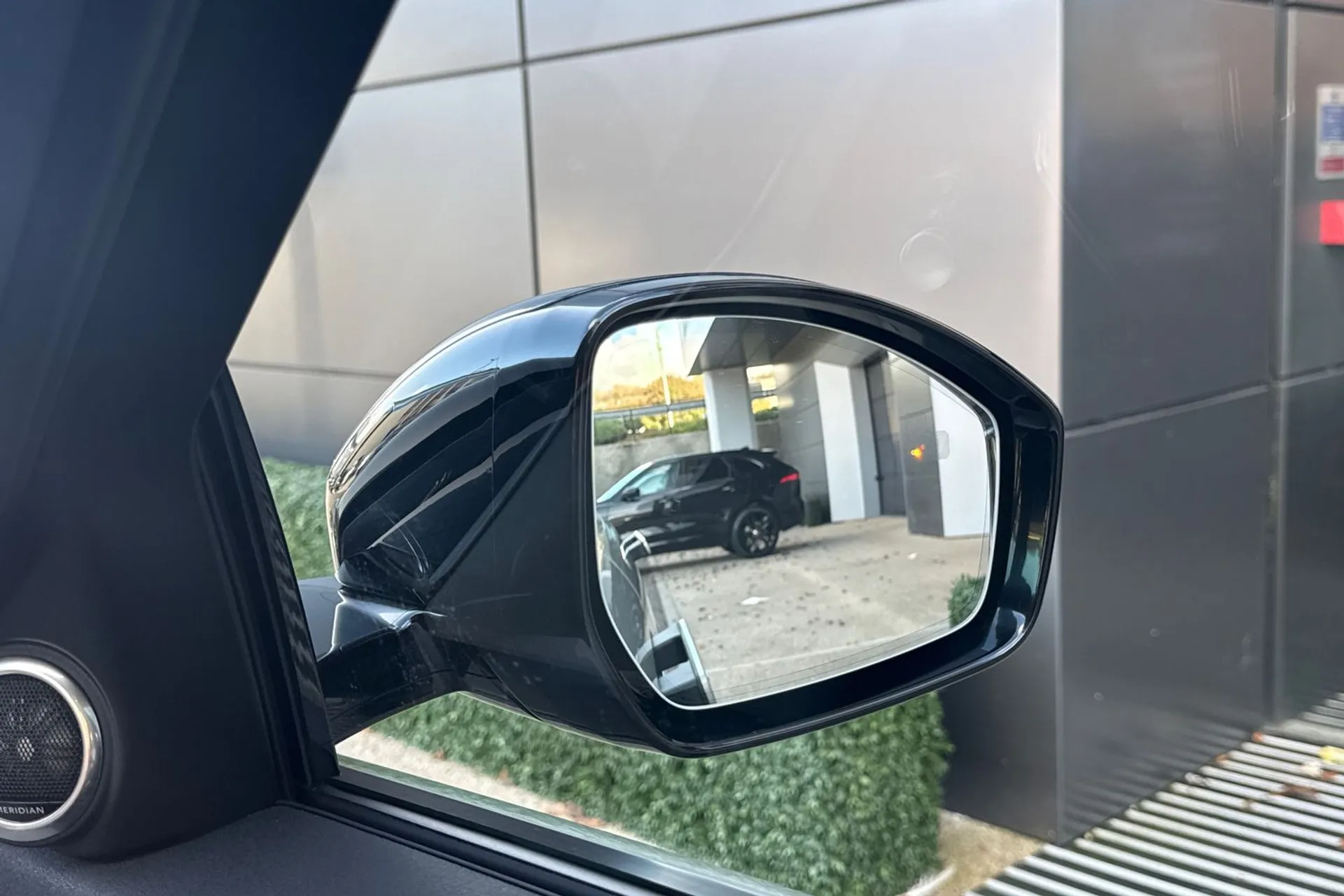 LAND ROVER RANGE ROVER EVOQUE thumbnail image number 12