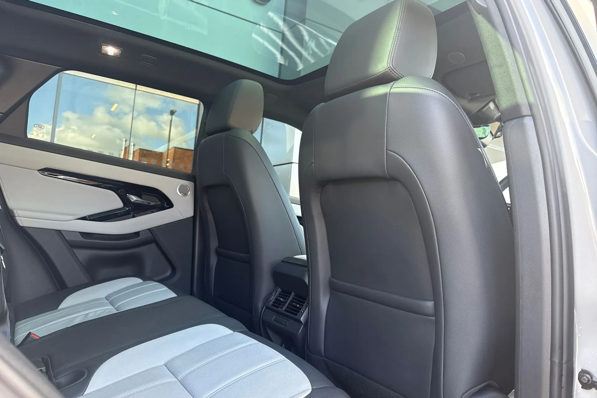 LAND ROVER RANGE ROVER EVOQUE thumbnail image number 37