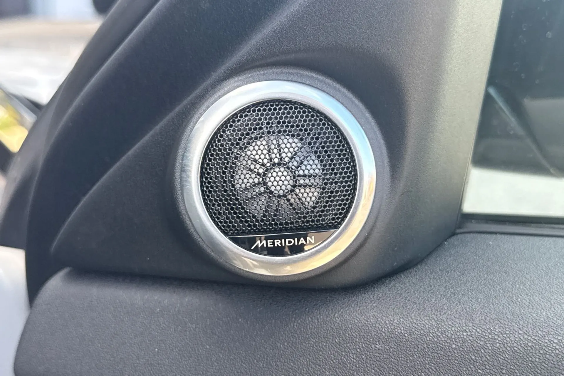 LAND ROVER RANGE ROVER EVOQUE thumbnail image number 22