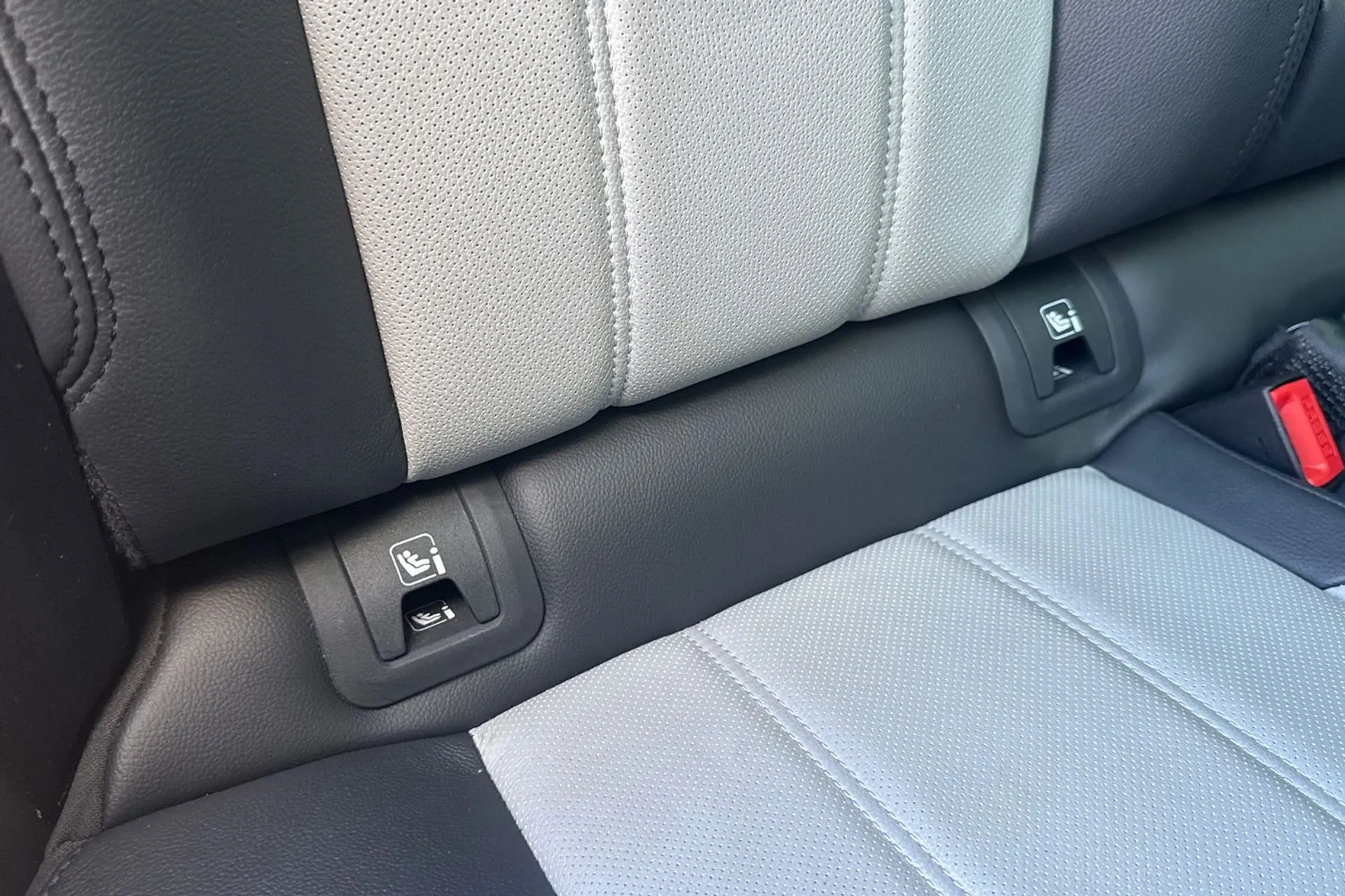 LAND ROVER RANGE ROVER EVOQUE thumbnail image number 38