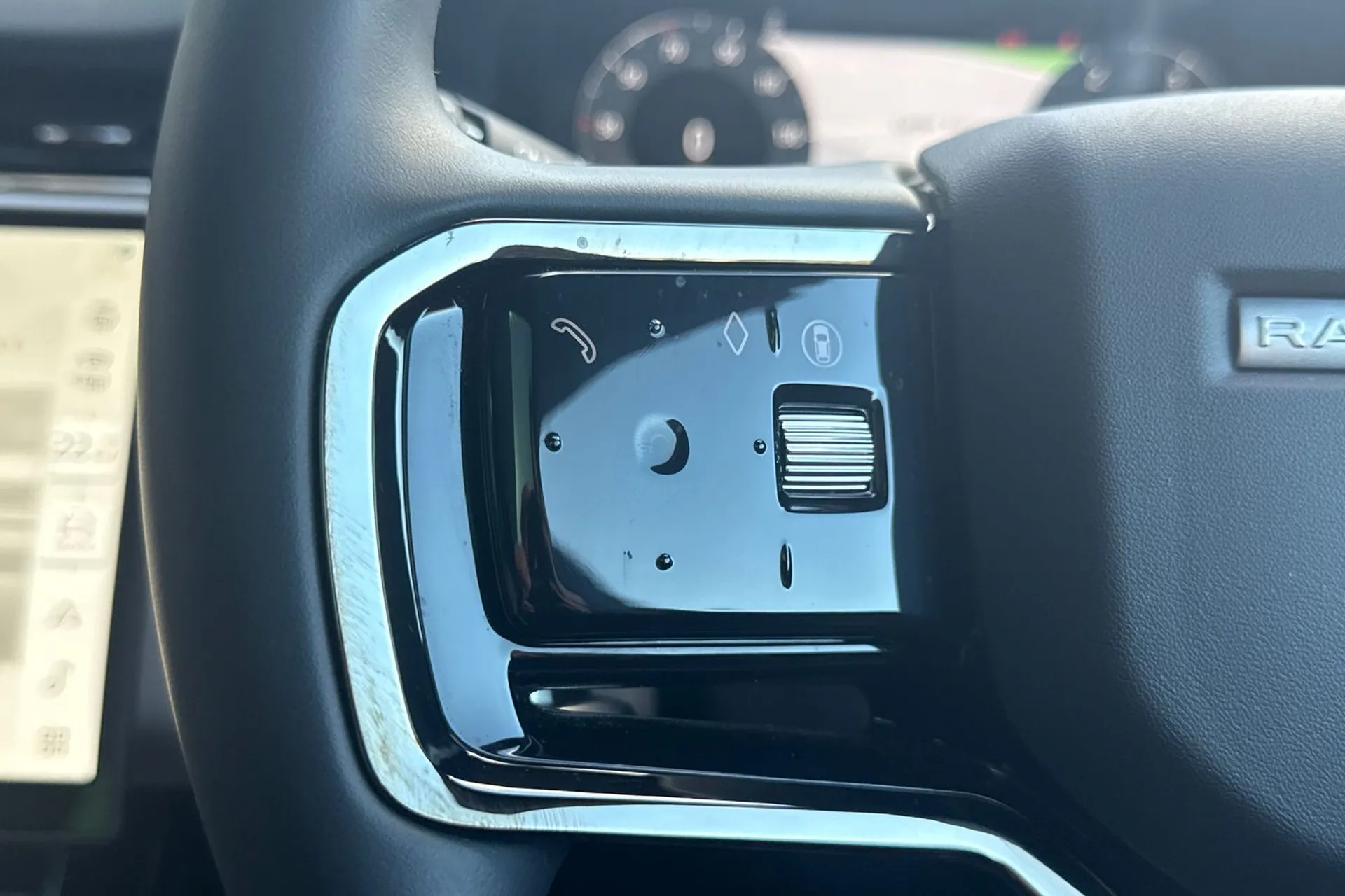 LAND ROVER RANGE ROVER EVOQUE thumbnail image number 29